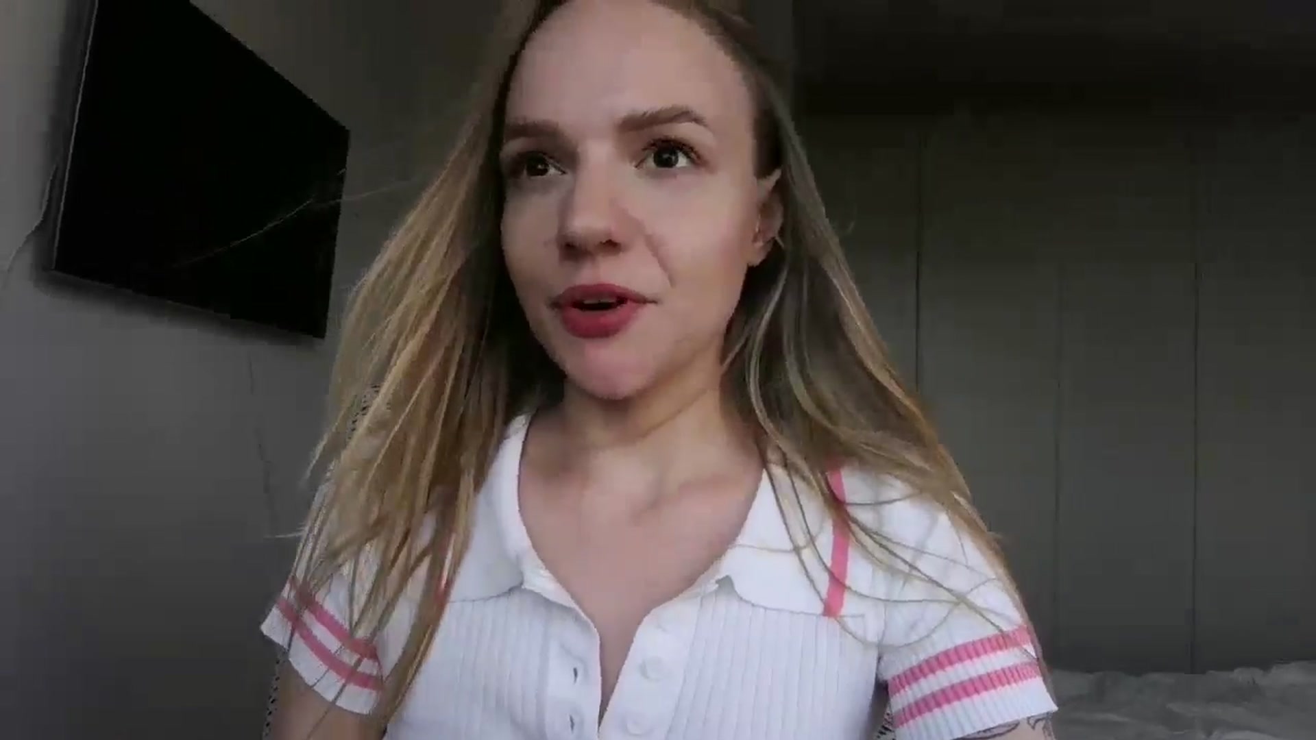 Gallery image thumbnail from Cut34ng3l's myfreecams stream on, 07/15/2024, 17:03 image 12 of 20