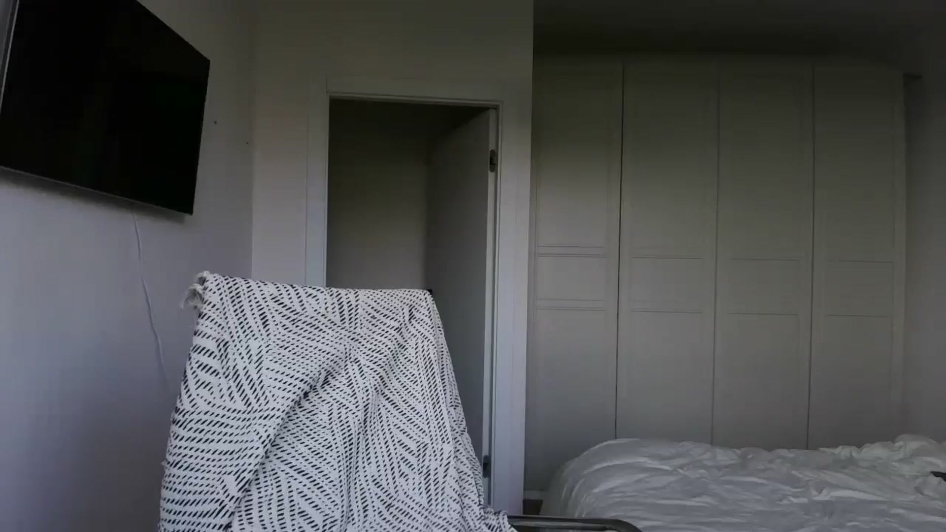 Gallery image thumbnail from Cut34ng3l's myfreecams stream on, 07/15/2024, 17:32 image 4 of 20