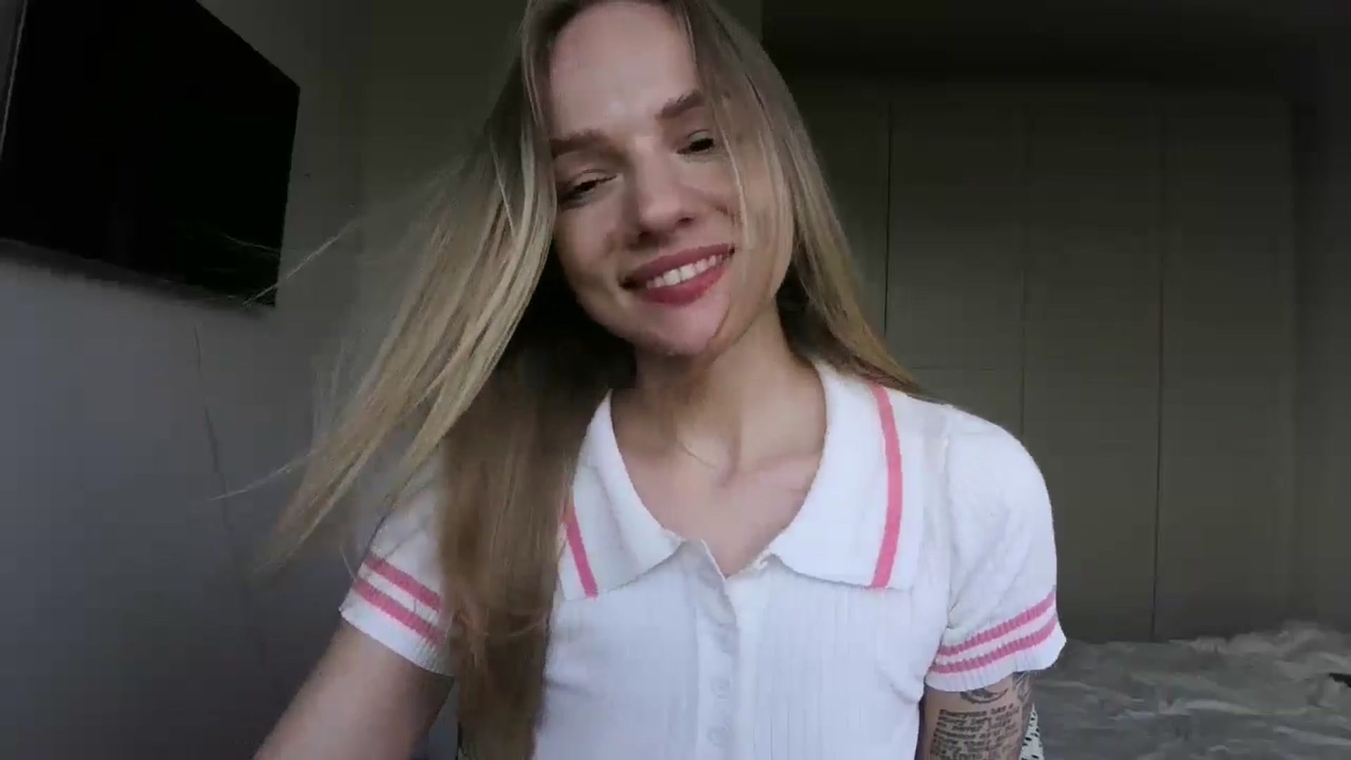 Gallery image thumbnail from Cut34ng3l's myfreecams stream on, 07/15/2024, 17:32 image 2 of 20