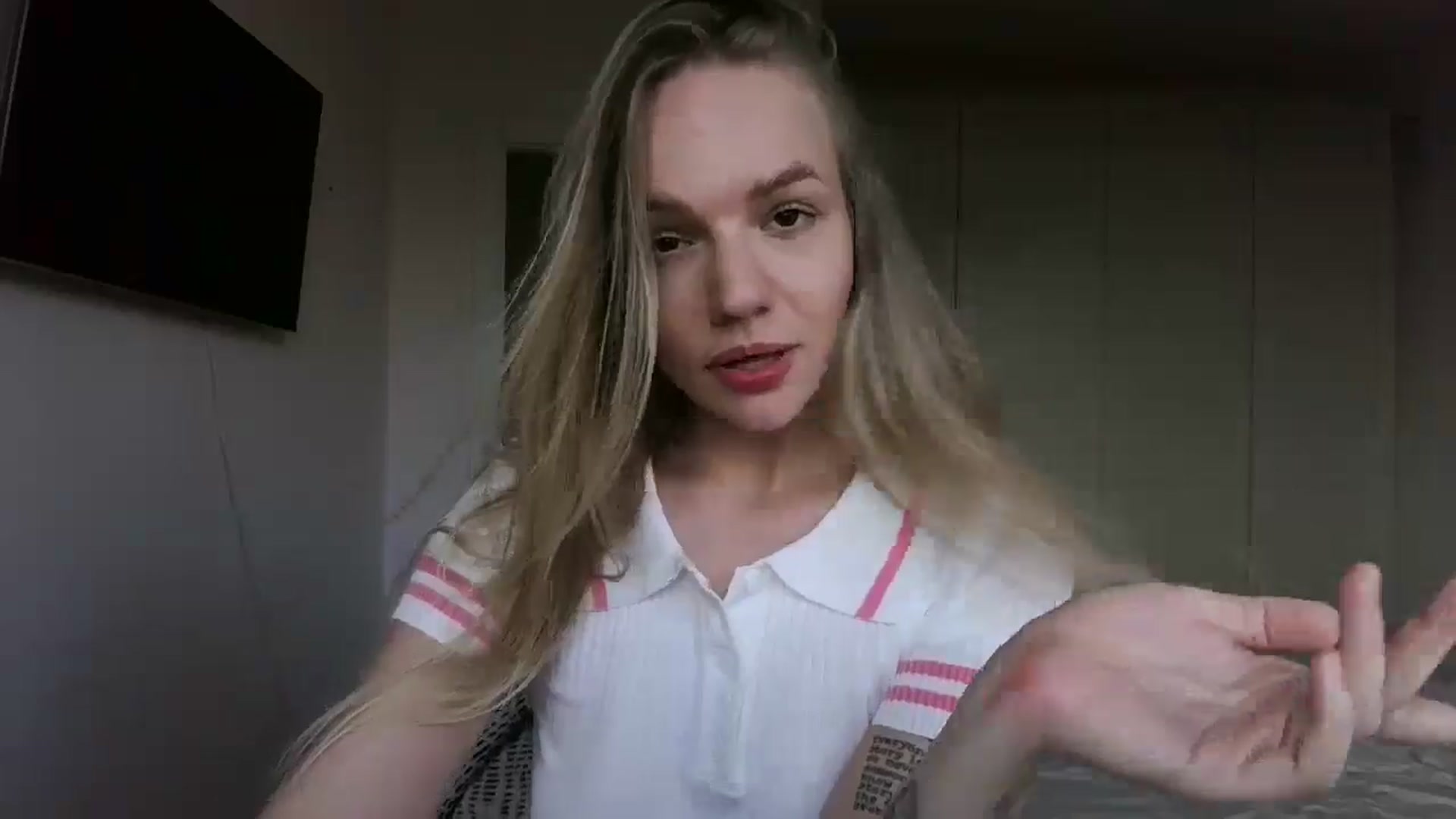 Gallery image thumbnail from Cut34ng3l's myfreecams stream on, 07/15/2024, 17:32 image 7 of 20