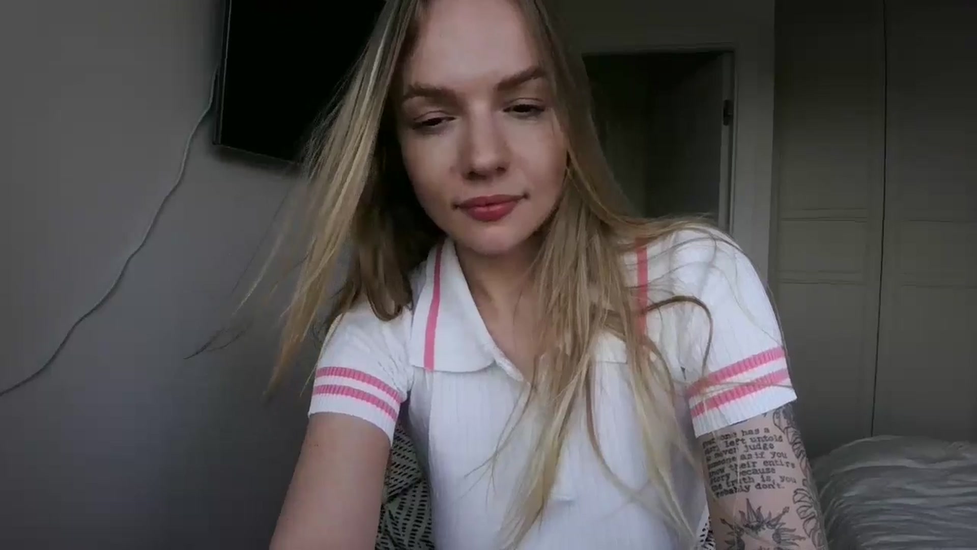 Gallery image thumbnail from Cut34ng3l's myfreecams stream on, 07/15/2024, 18:03 image 20 of 20