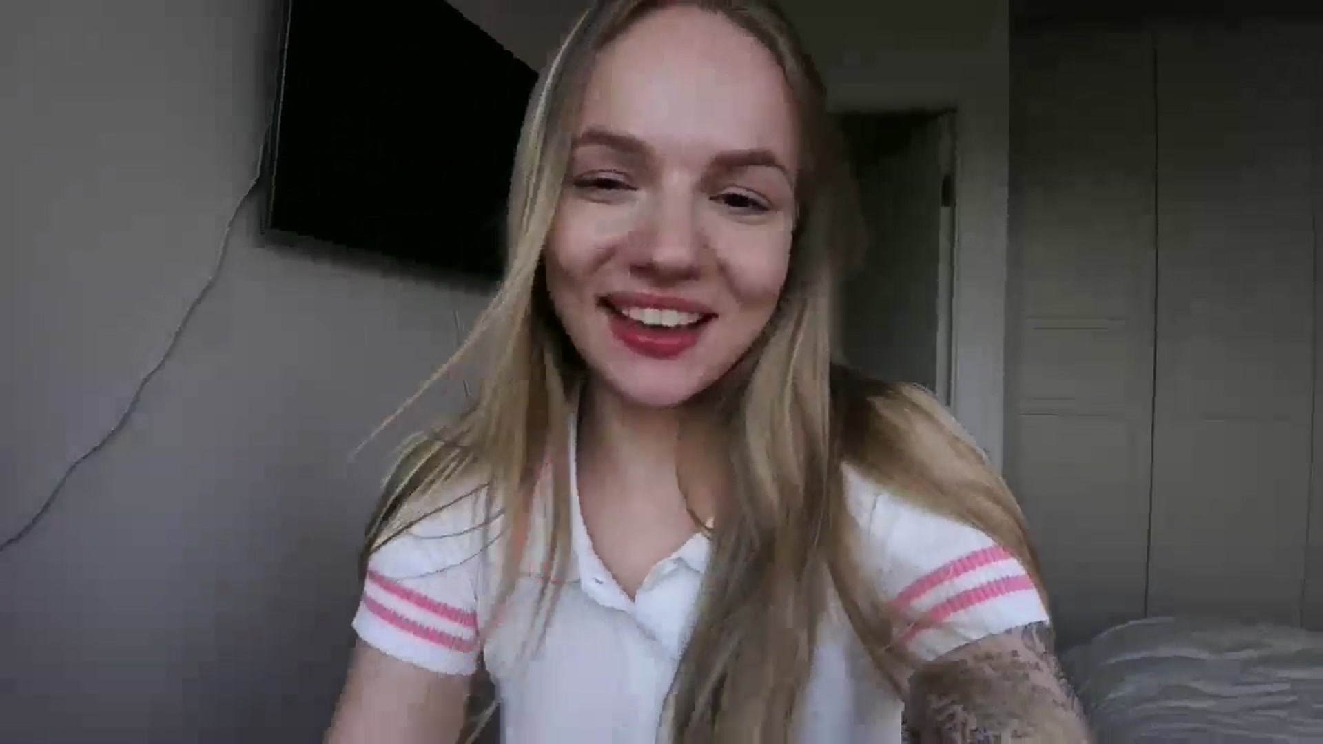 Gallery image thumbnail from Cut34ng3l's myfreecams stream on, 07/15/2024, 18:03 image 19 of 20