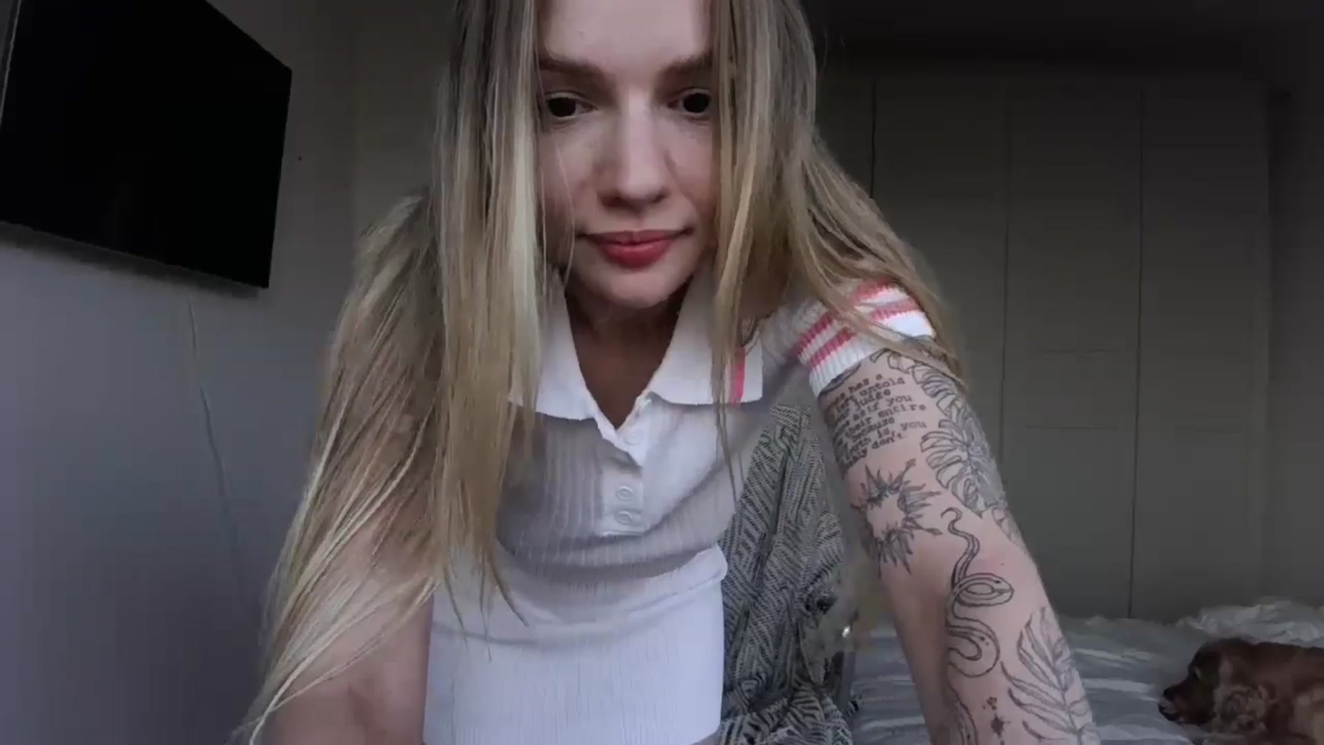 Gallery image thumbnail from Cut34ng3l's myfreecams stream on, 07/15/2024, 18:03 image 16 of 20