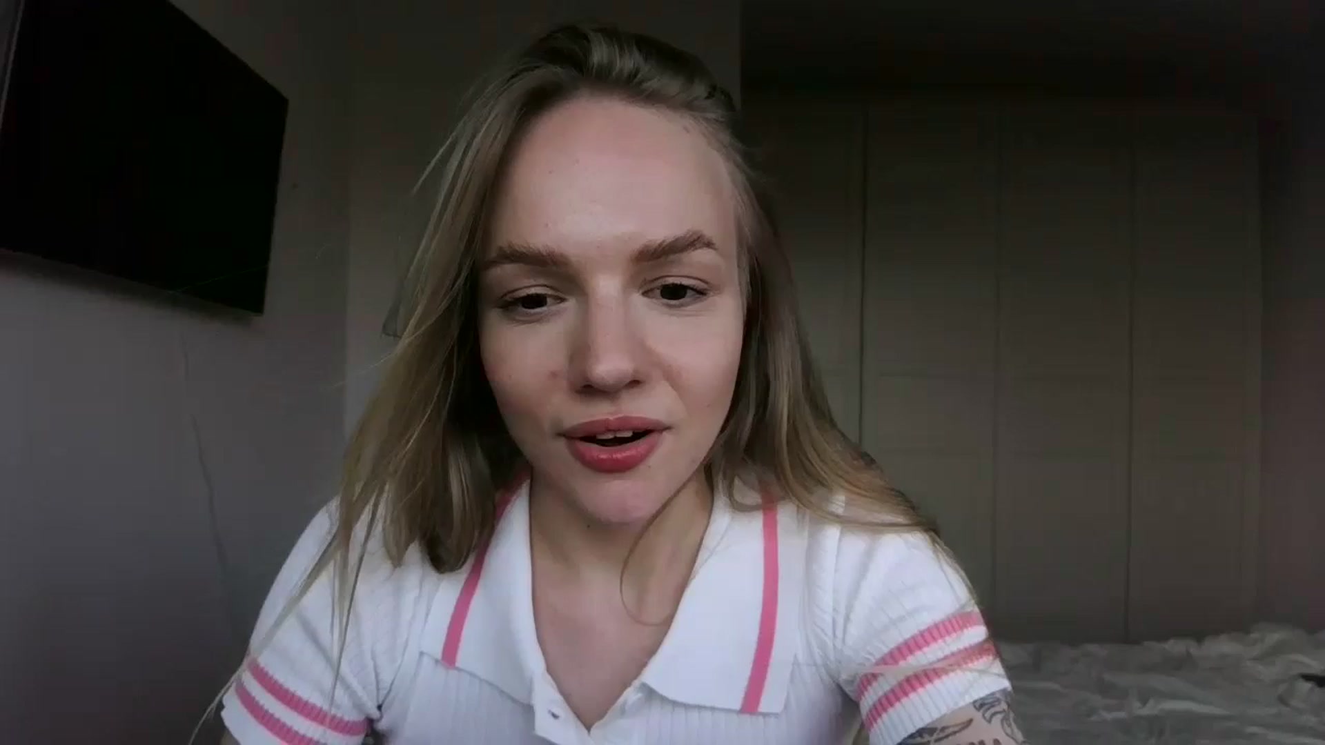 Gallery image thumbnail from Cut34ng3l's myfreecams stream on, 07/15/2024, 18:03 image 3 of 20