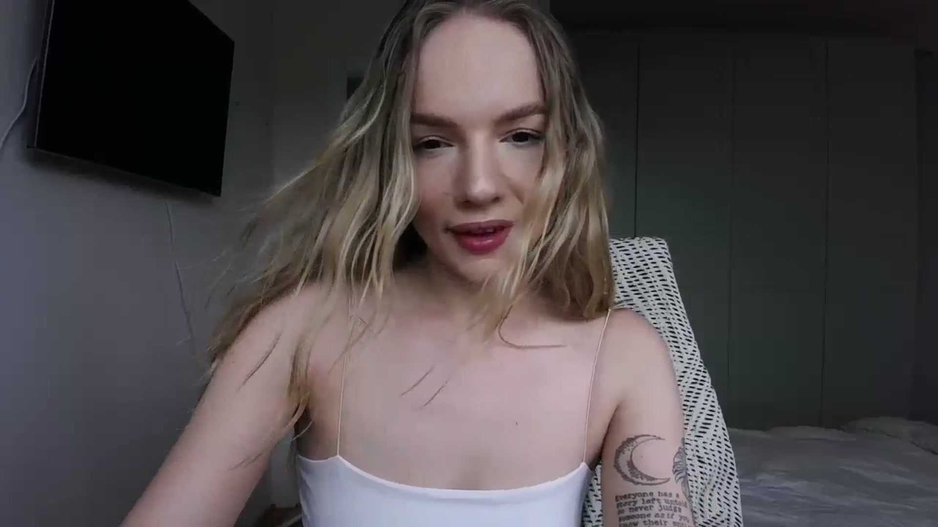 Gallery image thumbnail from Cut34ng3l's myfreecams stream on, 07/16/2024, 11:18 image 4 of 20