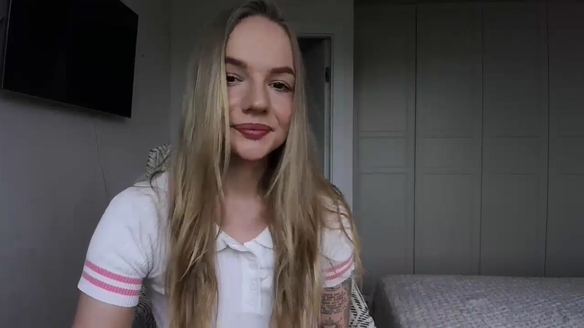 Gallery image thumbnail from Cut34ng3l's myfreecams stream on, 08/02/2024, 11:59 image 2 of 20