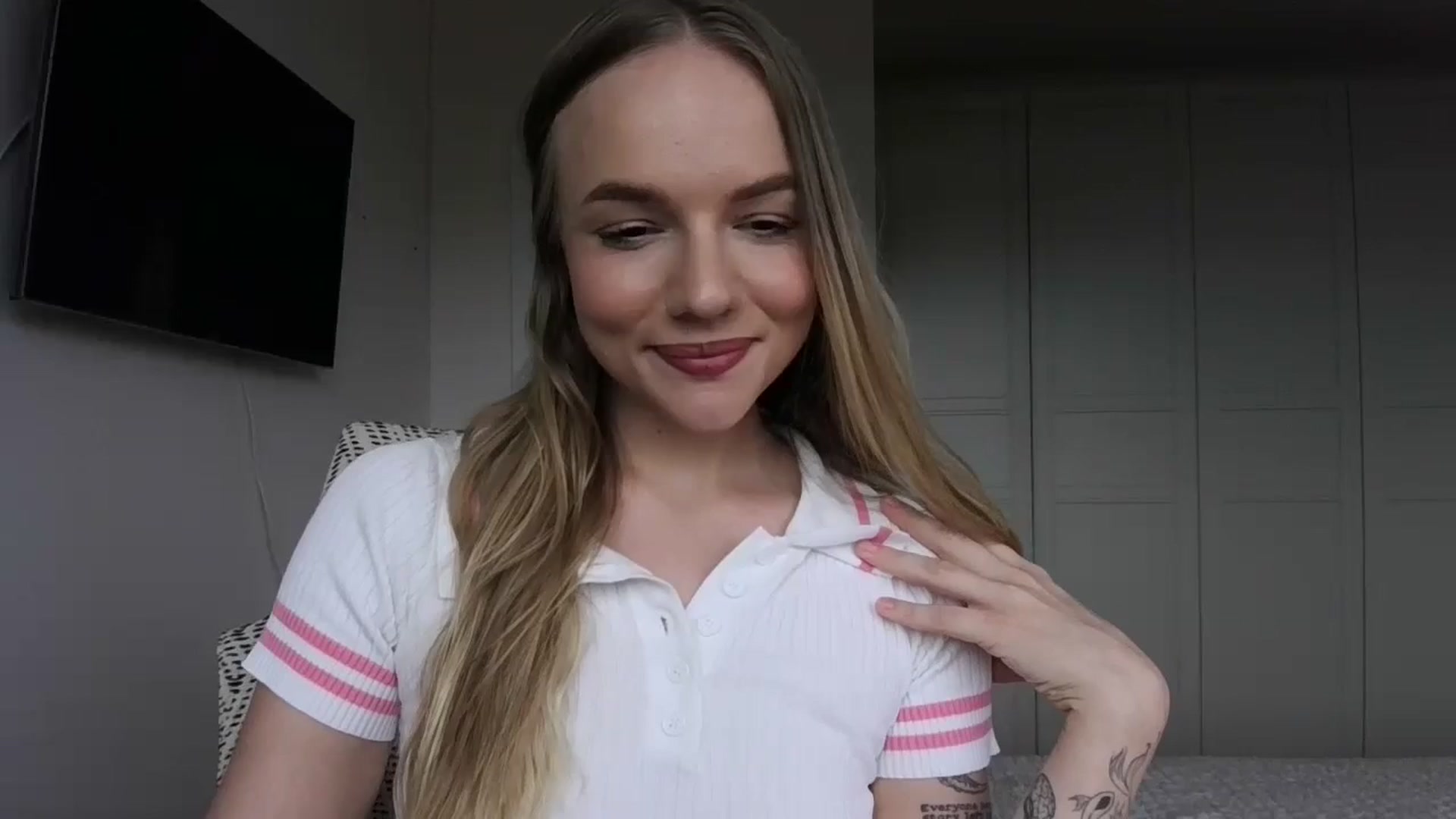 Gallery image thumbnail from Cut34ng3l's myfreecams stream on, 08/02/2024, 13:17 image 17 of 20