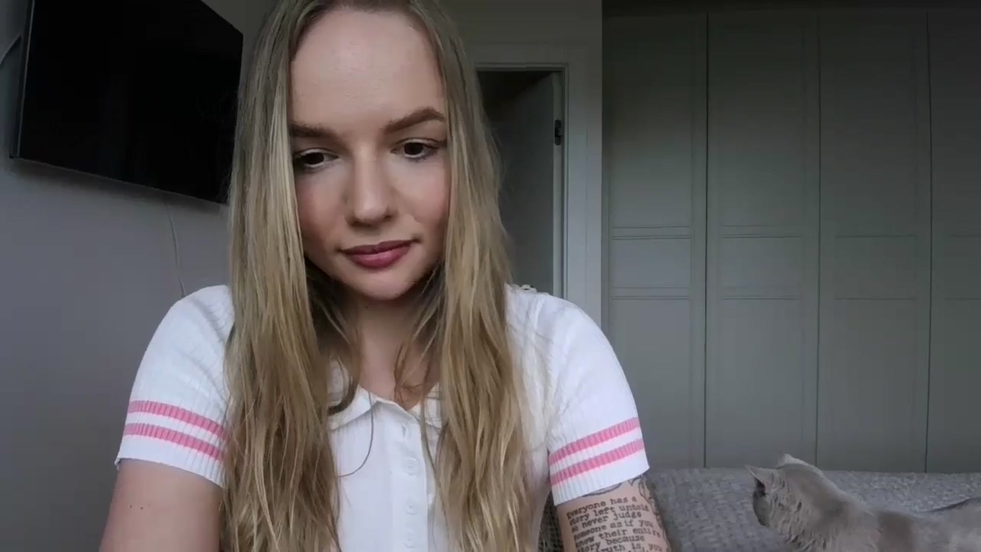 Gallery image thumbnail from Cut34ng3l's myfreecams stream on, 08/02/2024, 13:17 image 5 of 20