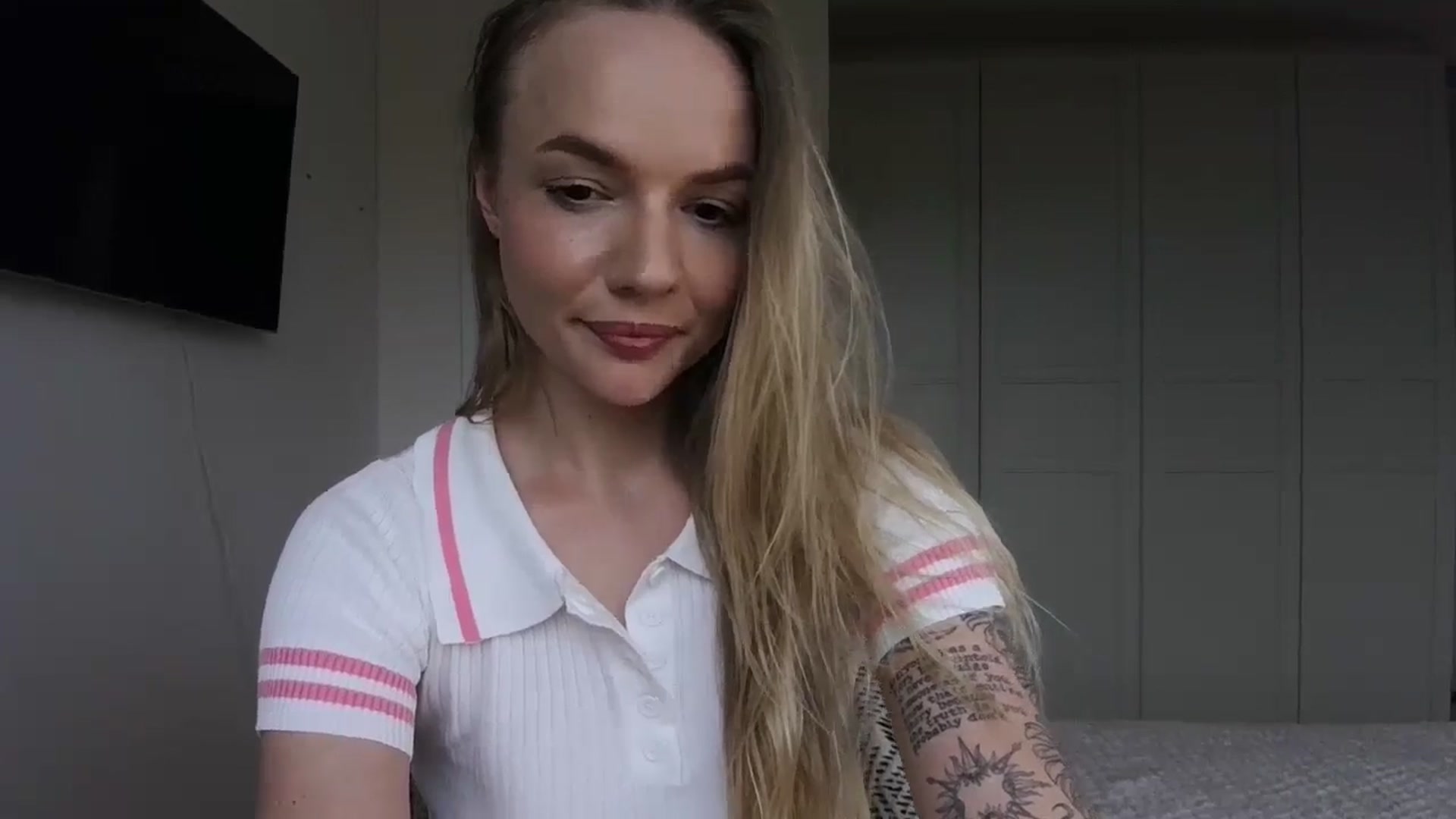 Gallery image thumbnail from Cut34ng3l's myfreecams stream on, 08/02/2024, 15:25 image 12 of 20