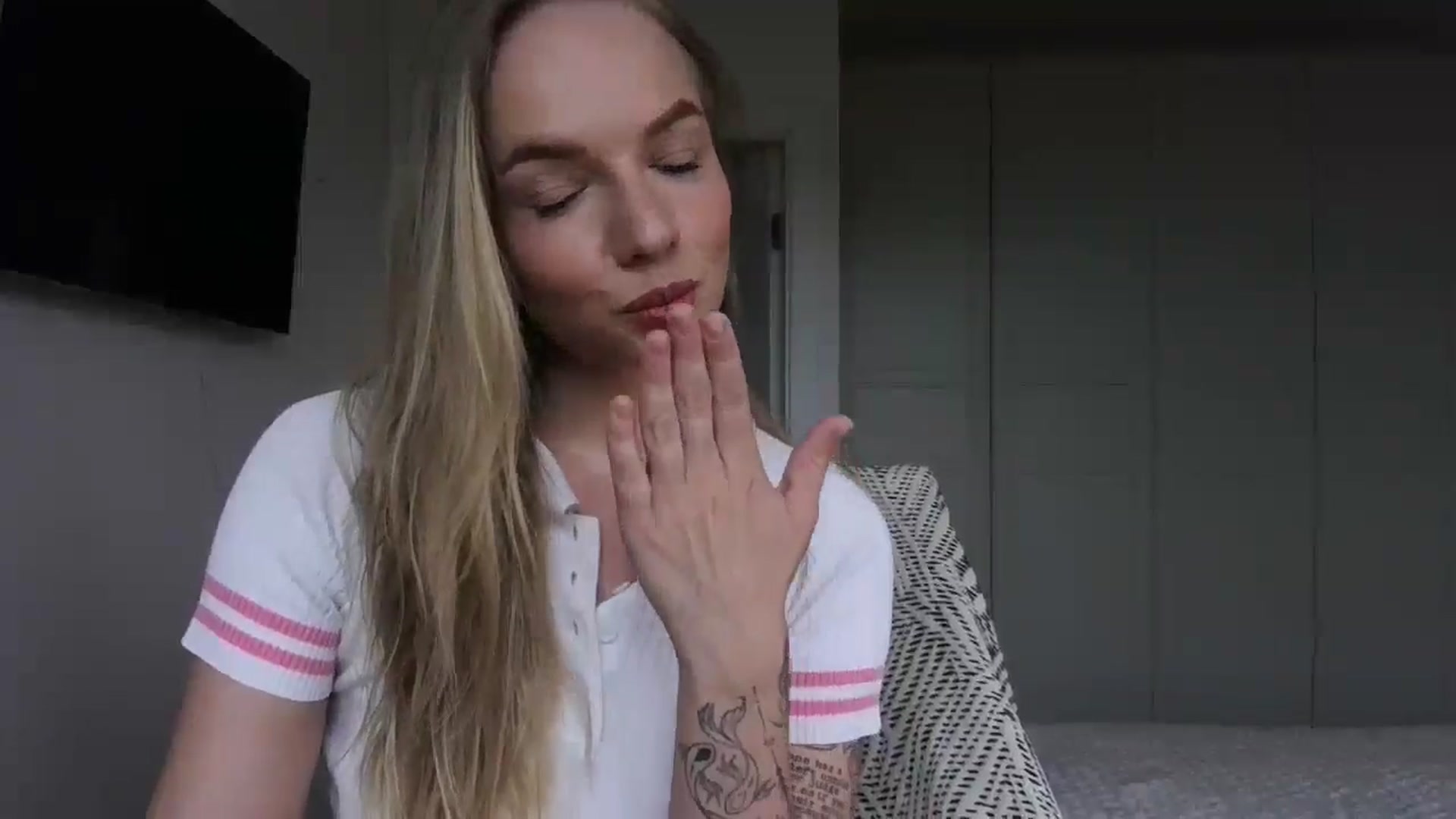 Gallery image thumbnail from Cut34ng3l's myfreecams stream on, 08/02/2024, 15:53 image 7 of 20
