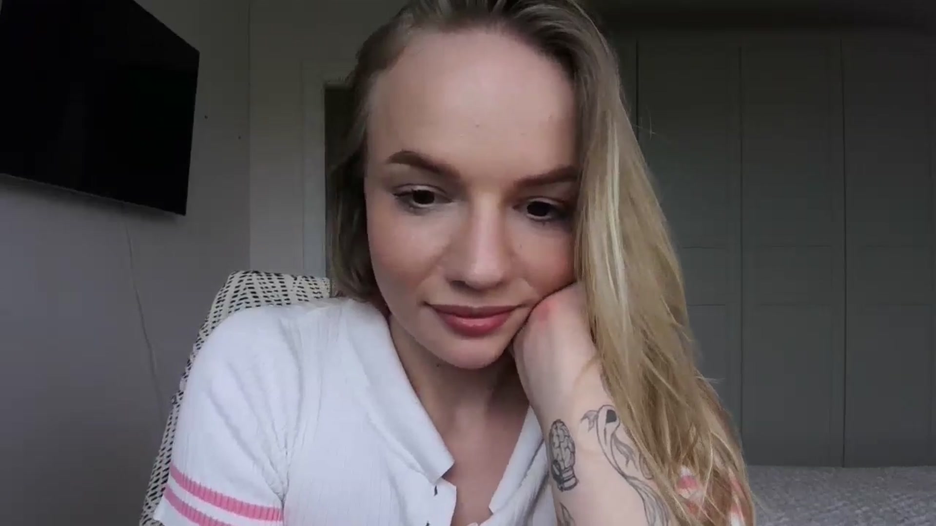 Gallery image thumbnail from Cut34ng3l's myfreecams stream on, 08/02/2024, 15:53 image 3 of 20