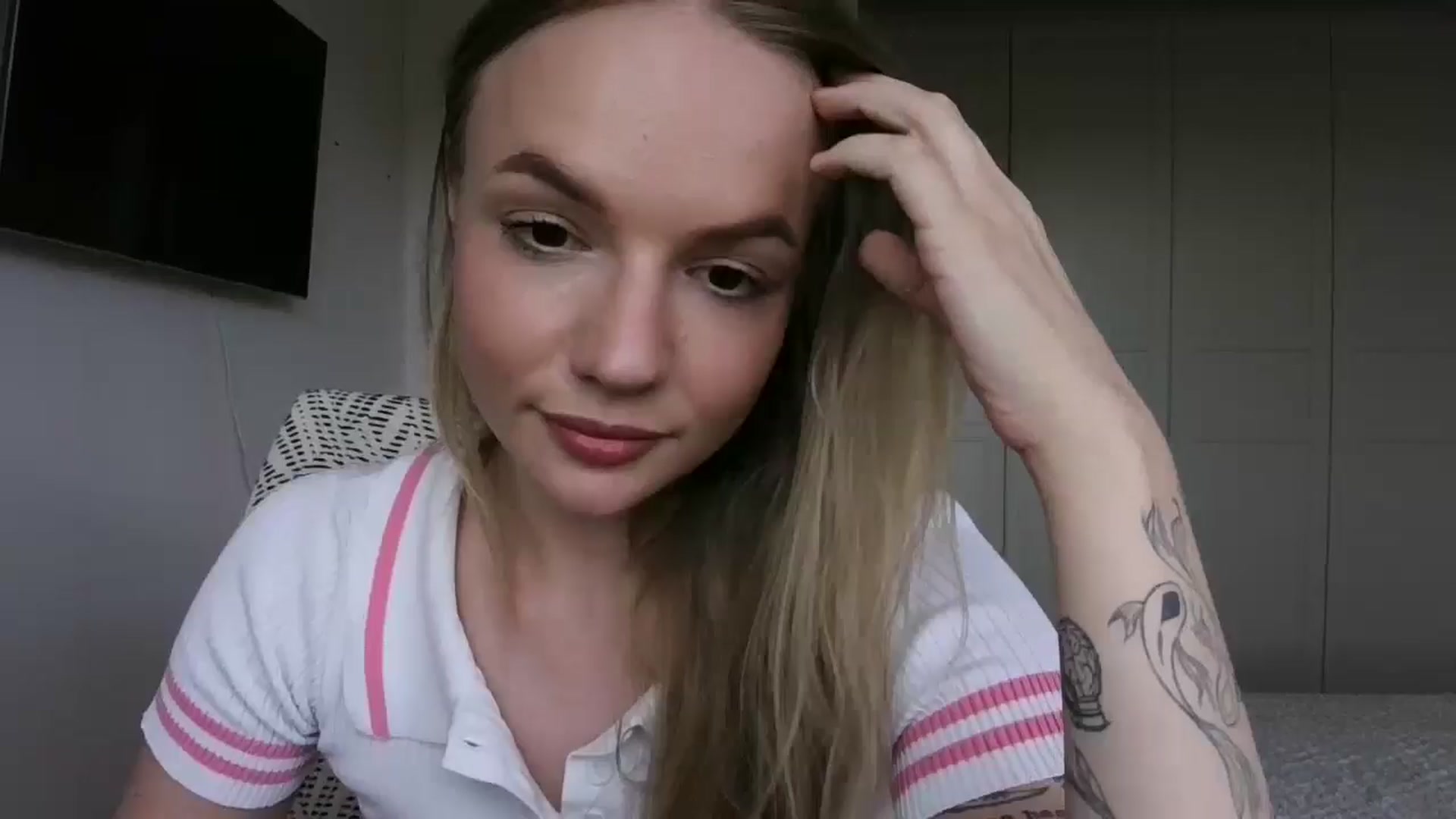 Gallery image thumbnail from Cut34ng3l's myfreecams stream on, 08/02/2024, 16:57 image 19 of 20