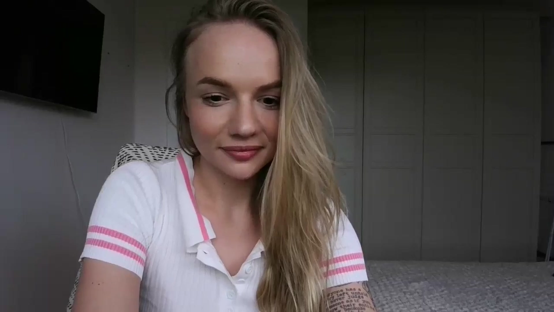 Gallery image thumbnail from Cut34ng3l's myfreecams stream on, 08/02/2024, 16:57 image 5 of 20