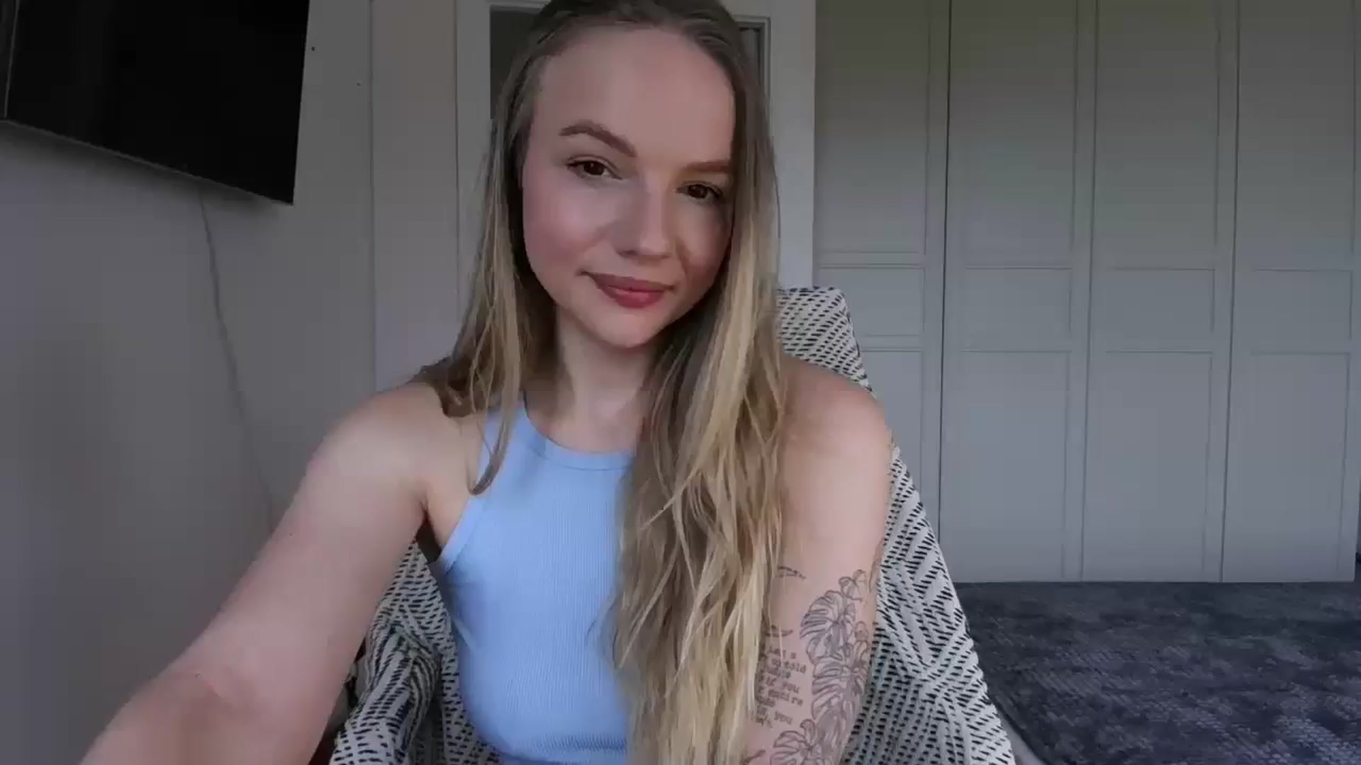 Gallery image thumbnail from Cut34ng3l's myfreecams stream on, 08/03/2024, 12:45 image 20 of 20