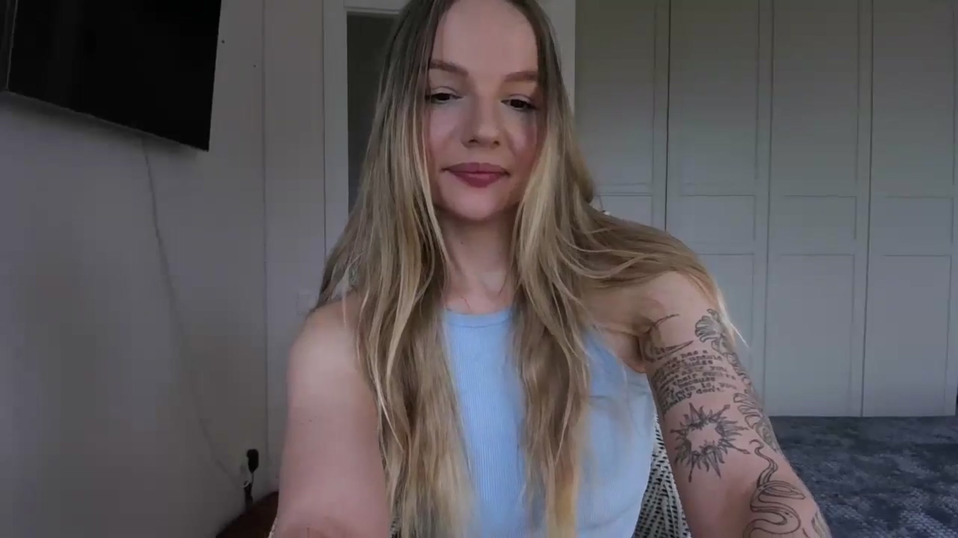 Gallery image thumbnail from Cut34ng3l's myfreecams stream on, 08/03/2024, 12:45 image 9 of 20