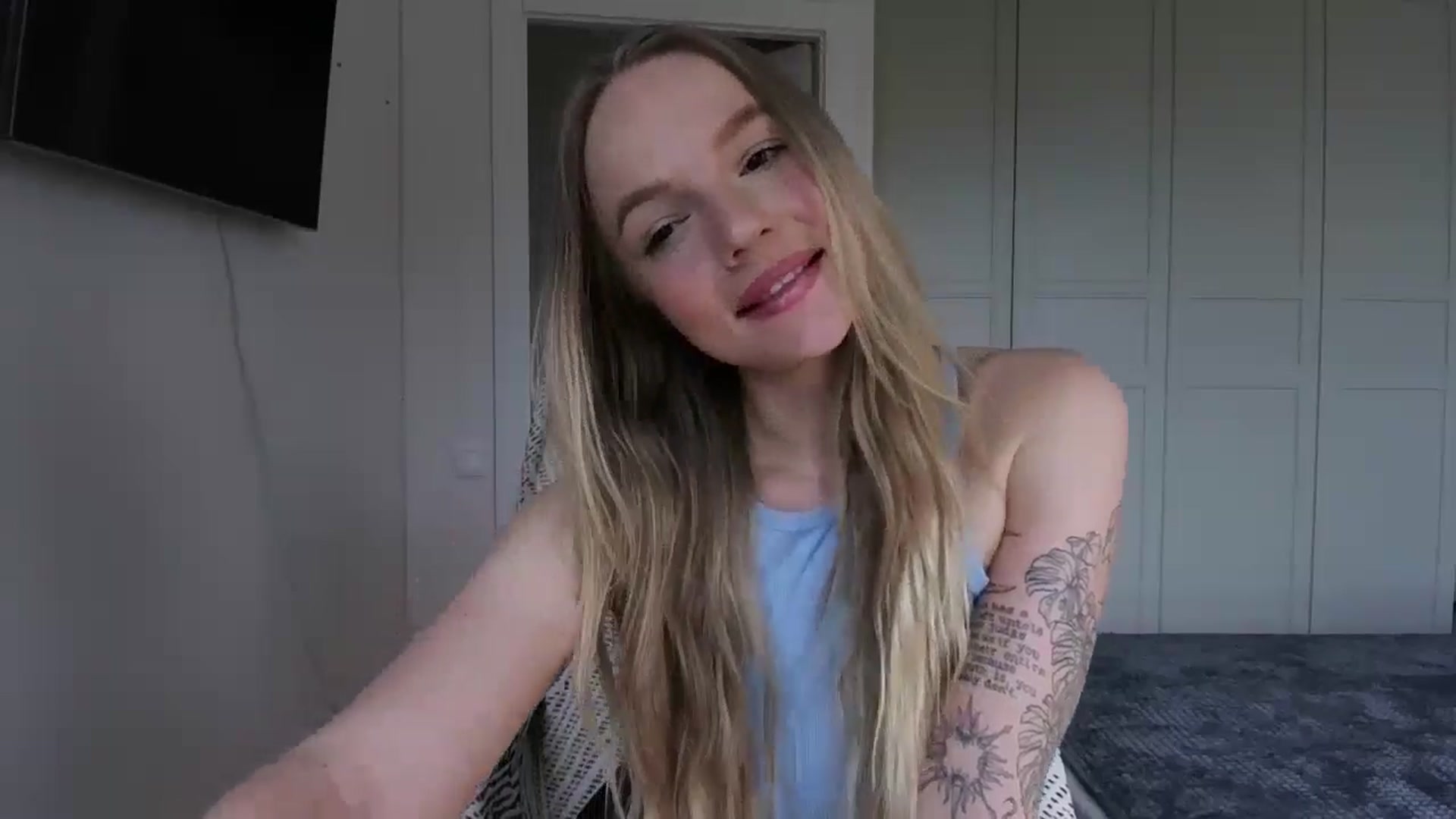 Gallery image thumbnail from Cut34ng3l's myfreecams stream on, 08/03/2024, 12:45 image 8 of 20