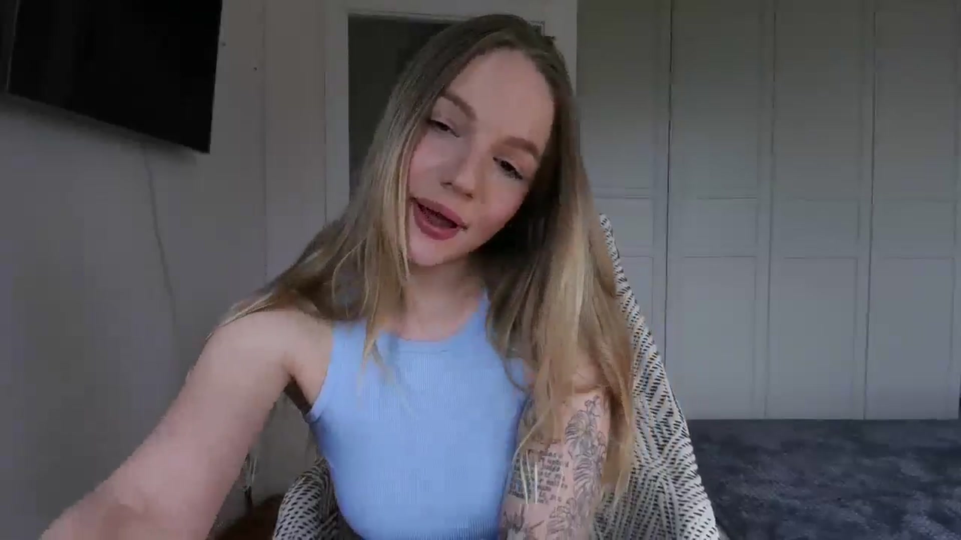 Gallery image thumbnail from Cut34ng3l's myfreecams stream on, 08/03/2024, 12:45 image 11 of 20
