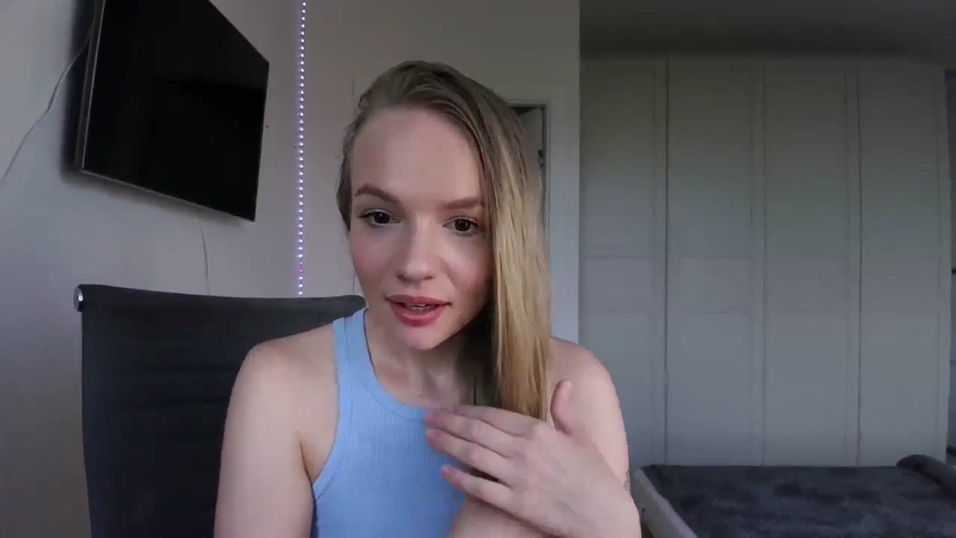 Gallery image thumbnail from Cut34ng3l's myfreecams stream on, 08/03/2024, 15:54 image 20 of 20