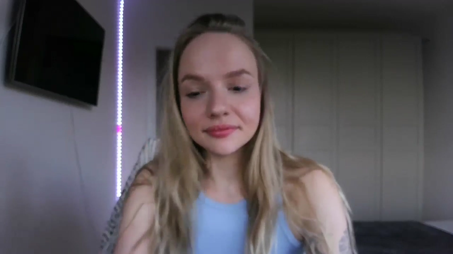 Gallery image thumbnail from Cut34ng3l's myfreecams stream on, 08/03/2024, 18:15 image 16 of 20
