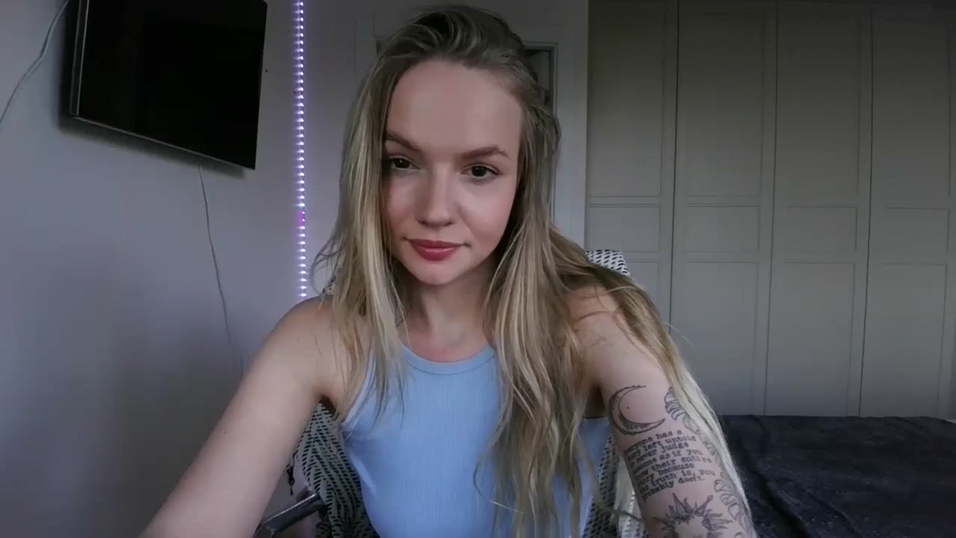 Gallery image thumbnail from Cut34ng3l's myfreecams stream on, 08/03/2024, 18:15 image 6 of 20