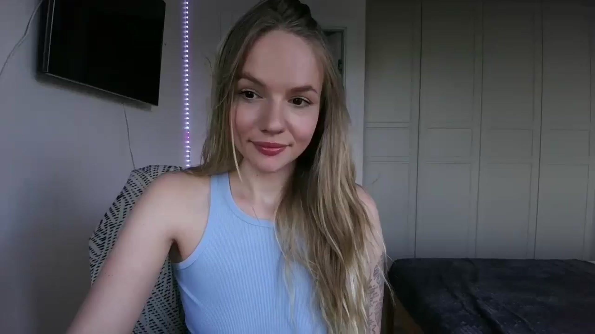 Gallery image thumbnail from Cut34ng3l's myfreecams stream on, 08/03/2024, 18:15 image 3 of 20