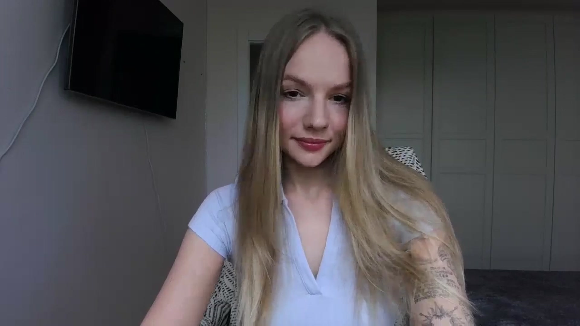 Gallery image thumbnail from Cut34ng3l's myfreecams stream on, 08/04/2024, 12:51 image 15 of 20