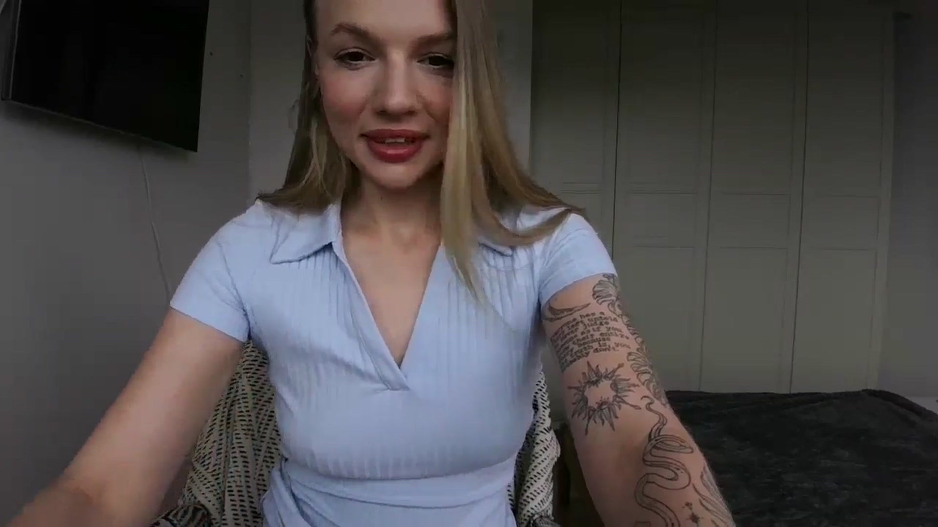 Gallery image thumbnail from Cut34ng3l's myfreecams stream on, 08/04/2024, 13:48 image 13 of 20
