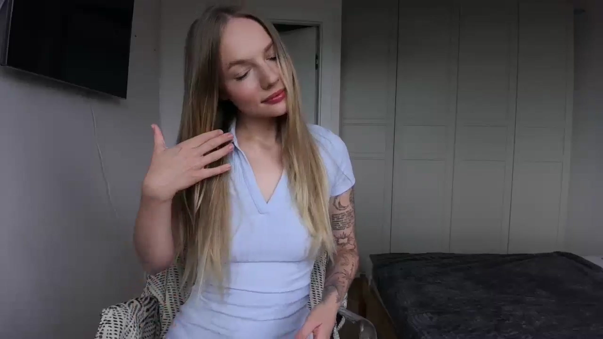 Gallery image thumbnail from Cut34ng3l's myfreecams stream on, 08/04/2024, 13:48 image 6 of 20