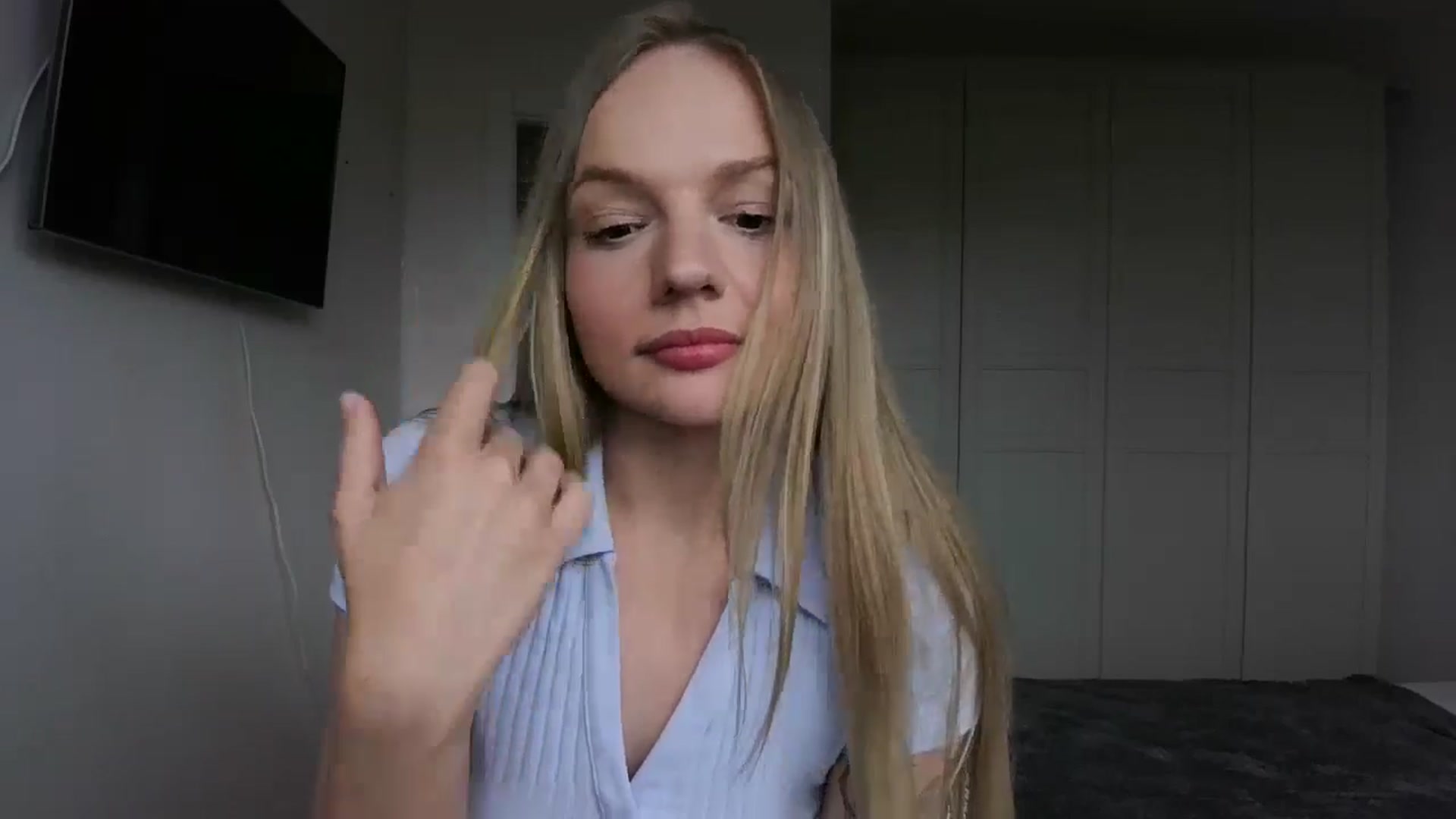 Gallery image thumbnail from Cut34ng3l's myfreecams stream on, 08/04/2024, 16:03 image 8 of 20
