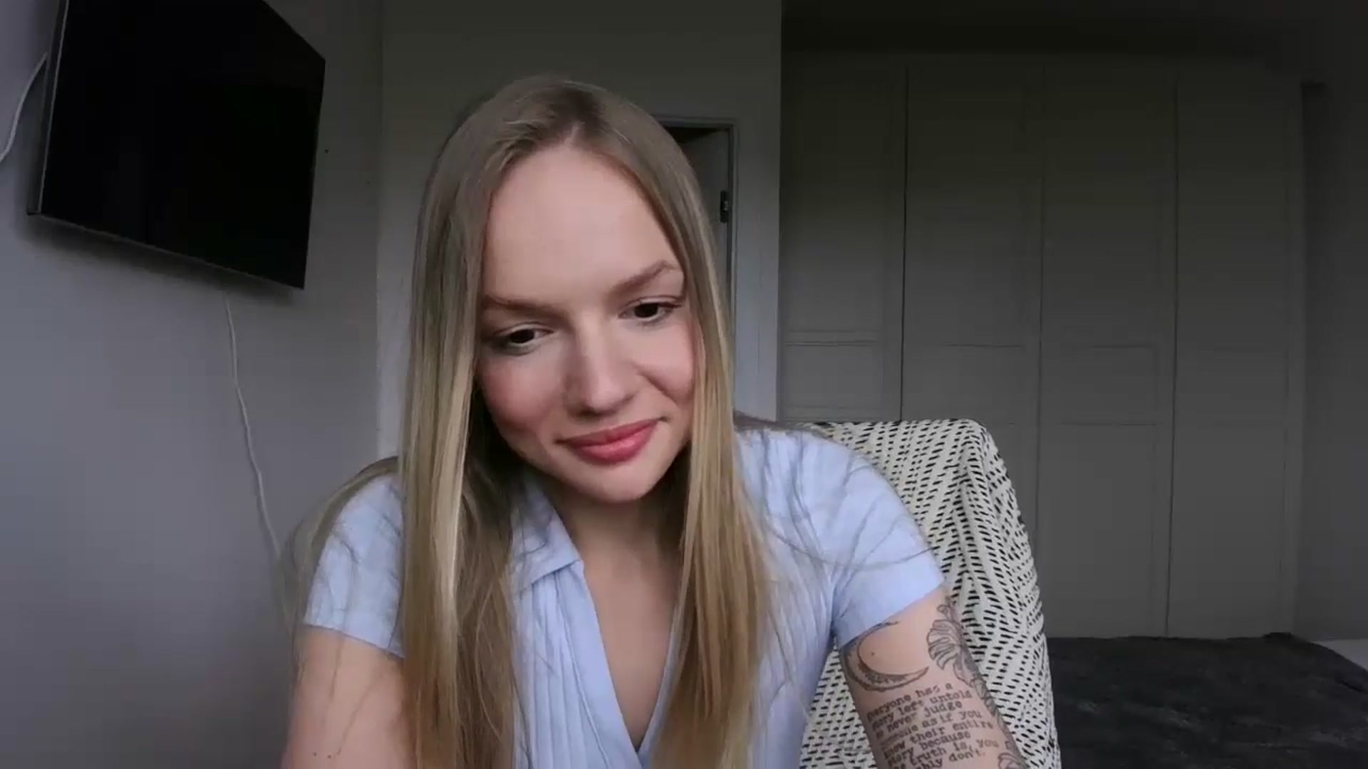 Gallery image thumbnail from Cut34ng3l's myfreecams stream on, 08/04/2024, 16:03 image 7 of 20