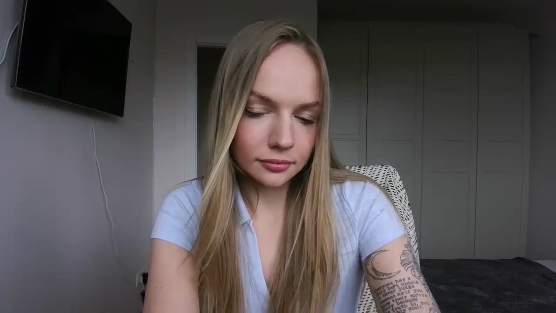 Gallery image thumbnail from Cut34ng3l's myfreecams stream on, 08/04/2024, 16:03 image 3 of 20