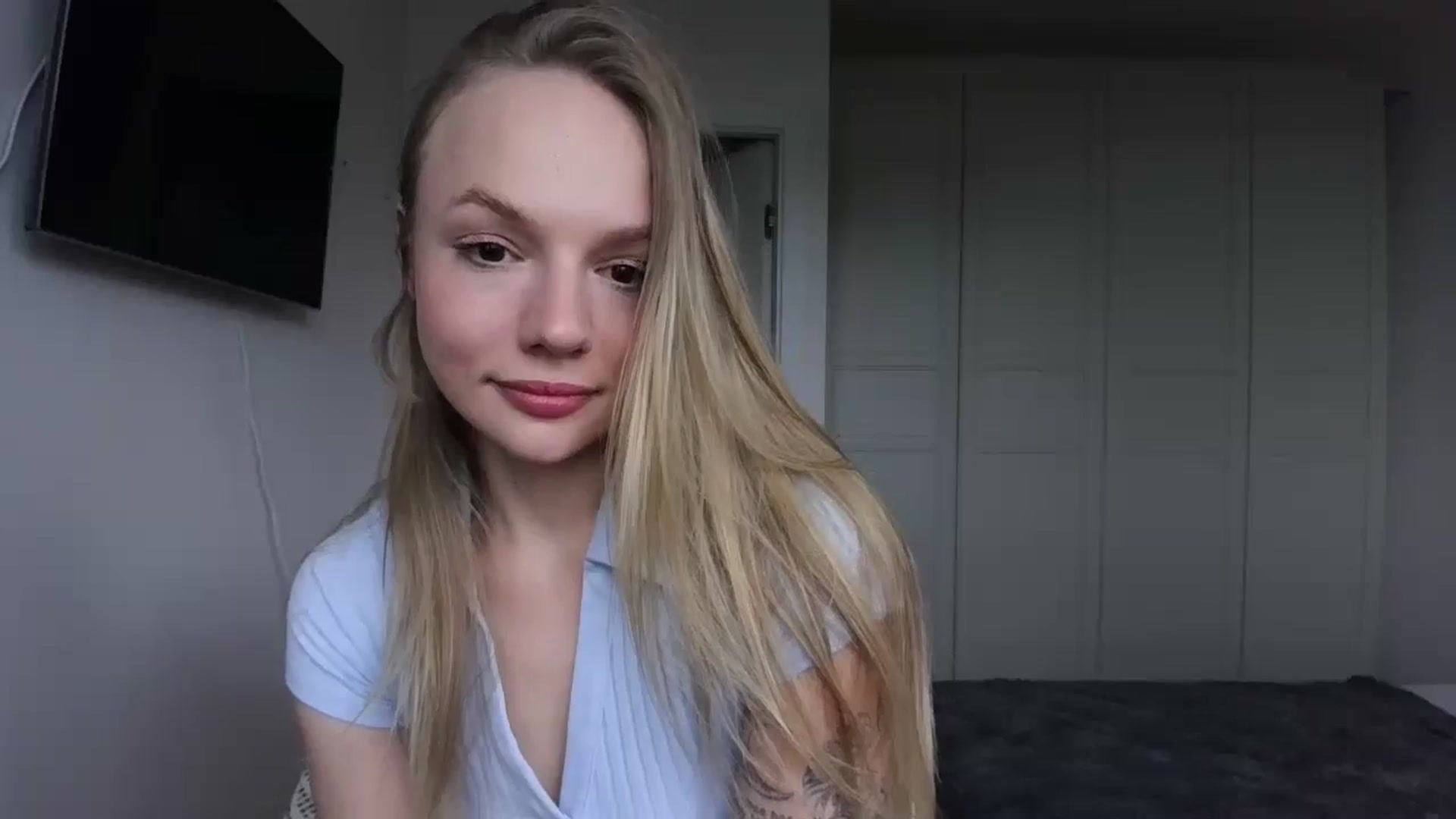 Gallery image thumbnail from Cut34ng3l's myfreecams stream on, 08/04/2024, 16:03 image 17 of 20