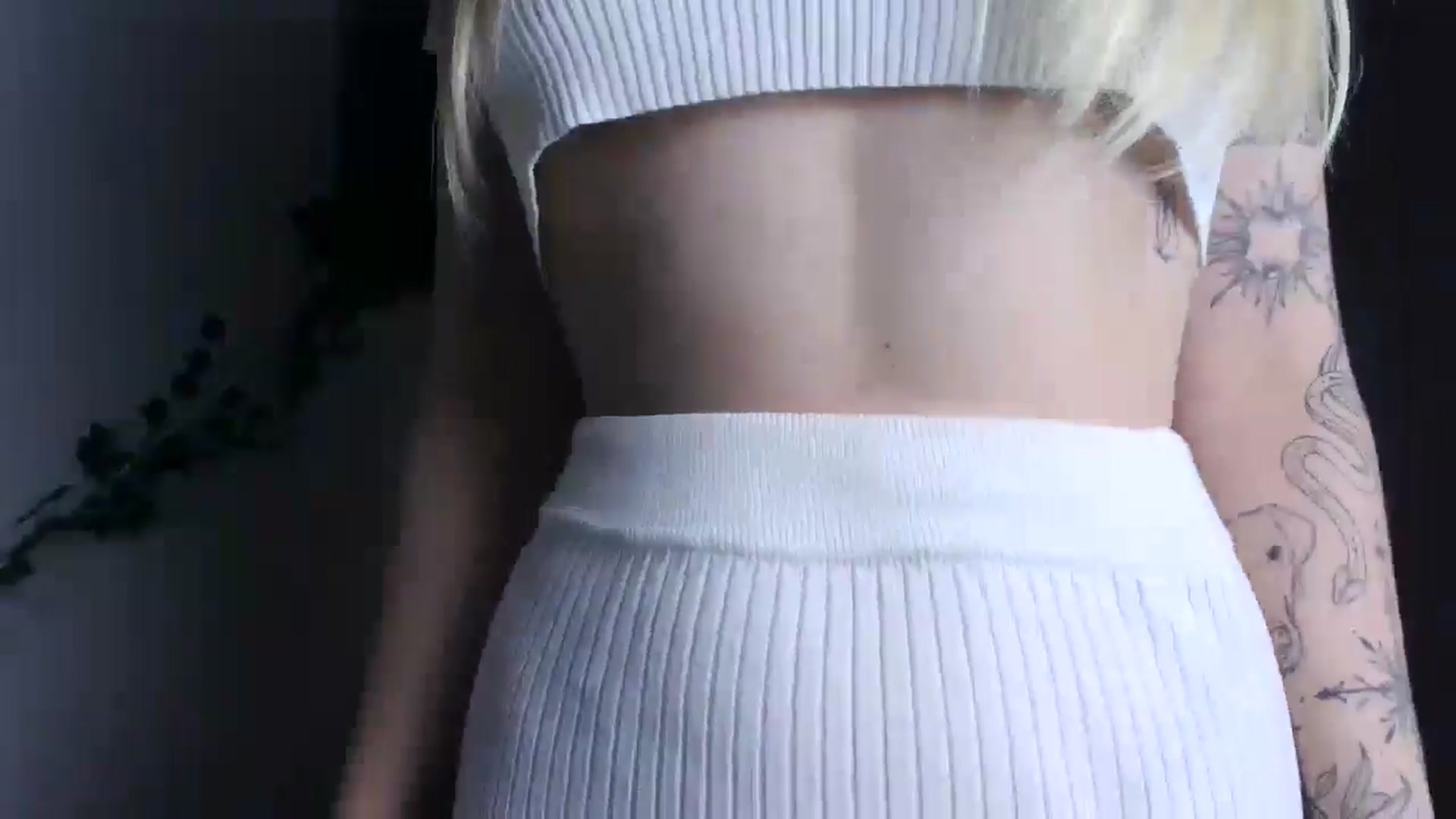 Gallery image thumbnail from Cute4ng3l's myfreecams stream on, 10/14/2024, 19:01 image 4 of 20