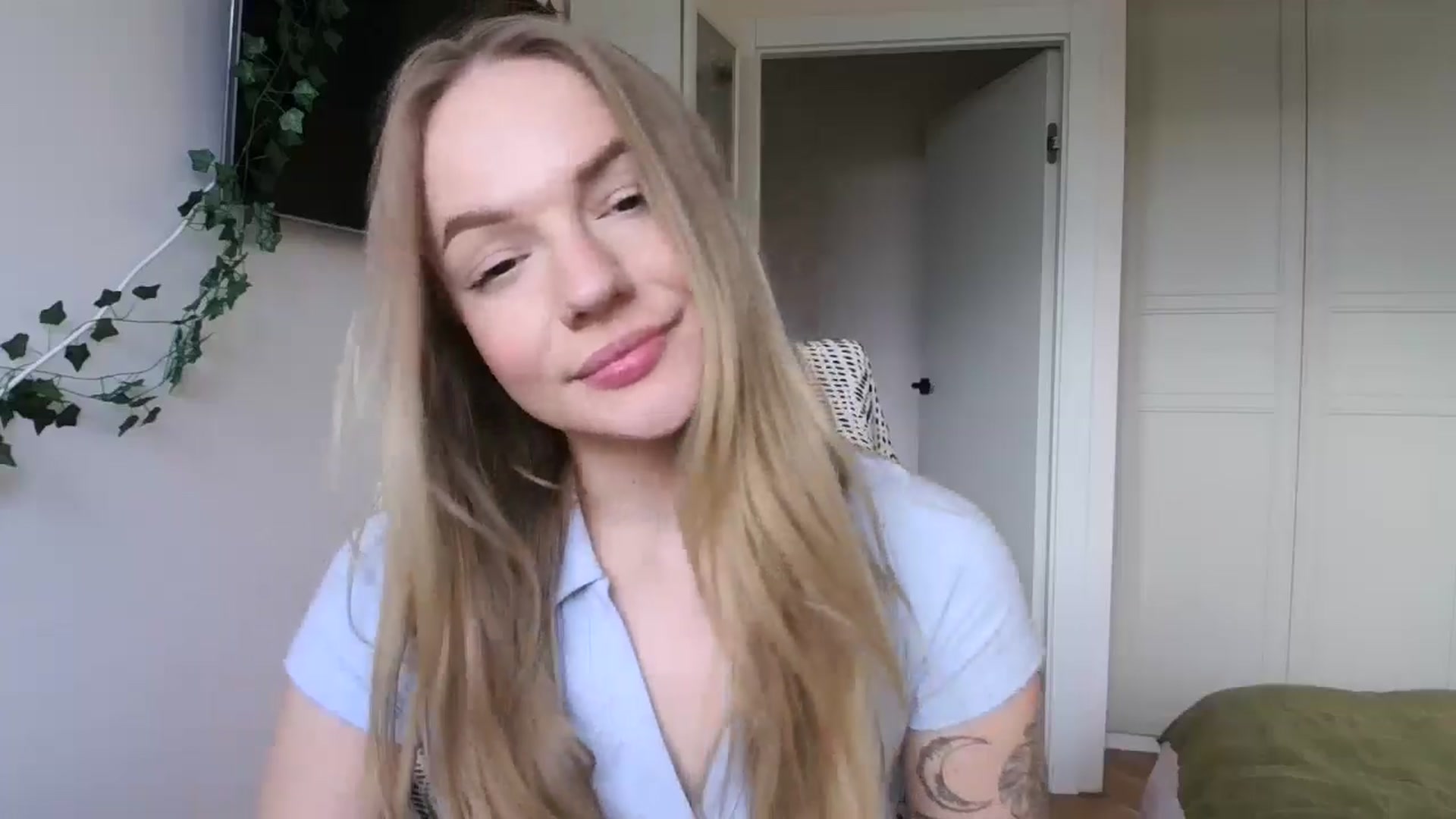 Gallery image thumbnail from Cute4ng3l's myfreecams stream on, 10/15/2024, 14:56 image 18 of 20