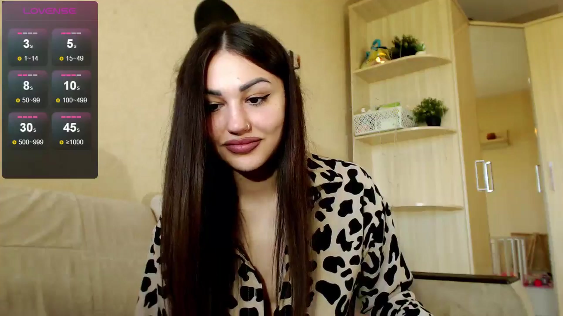 Gallery image thumbnail from CuteAlexa_'s myfreecams stream on, 06/14/2024, 10:25 image 3 of 20