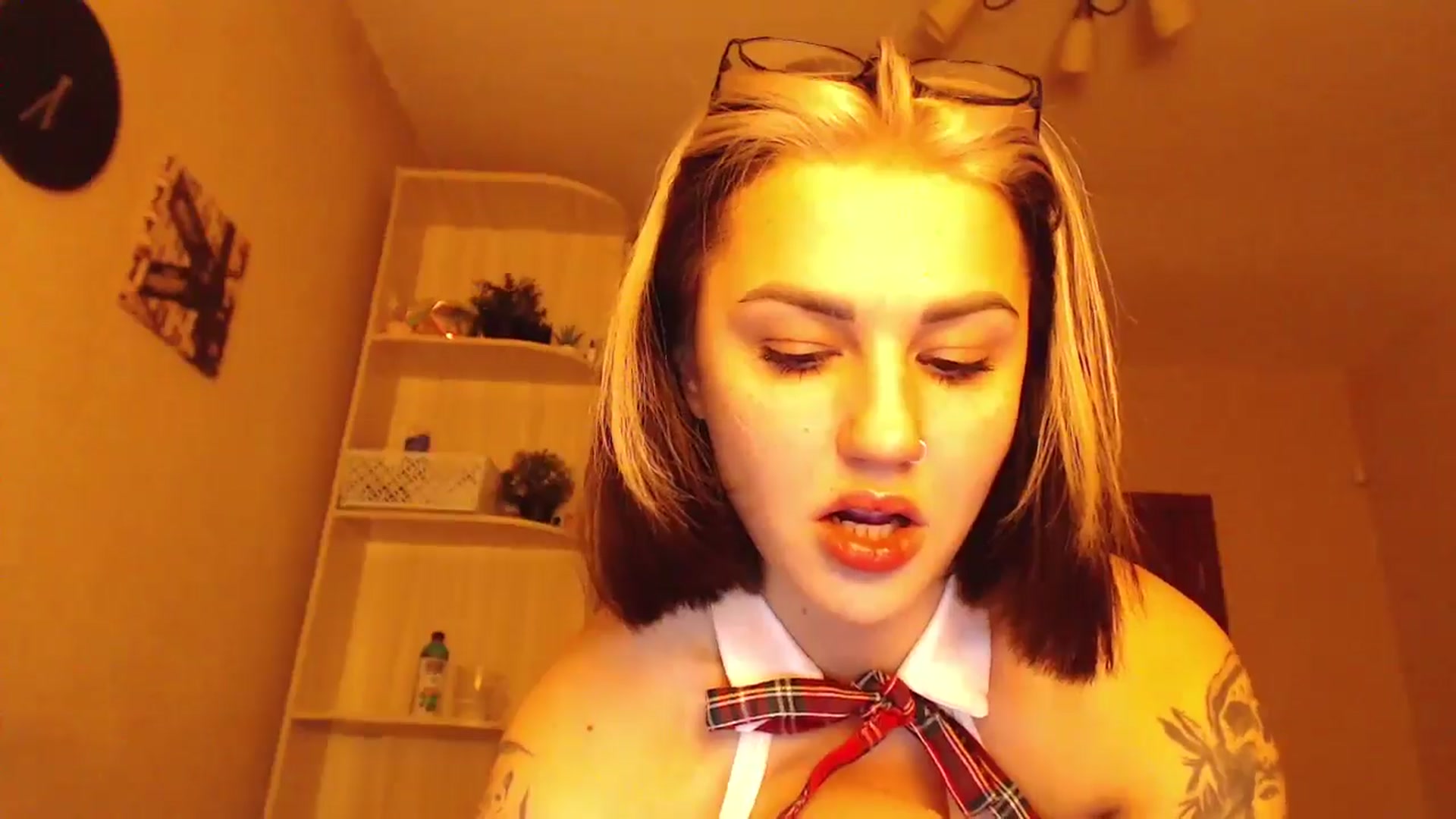 Gallery image thumbnail from CuteAlexa_'s myfreecams stream on, 10/18/2024, 21:56 image 11 of 20