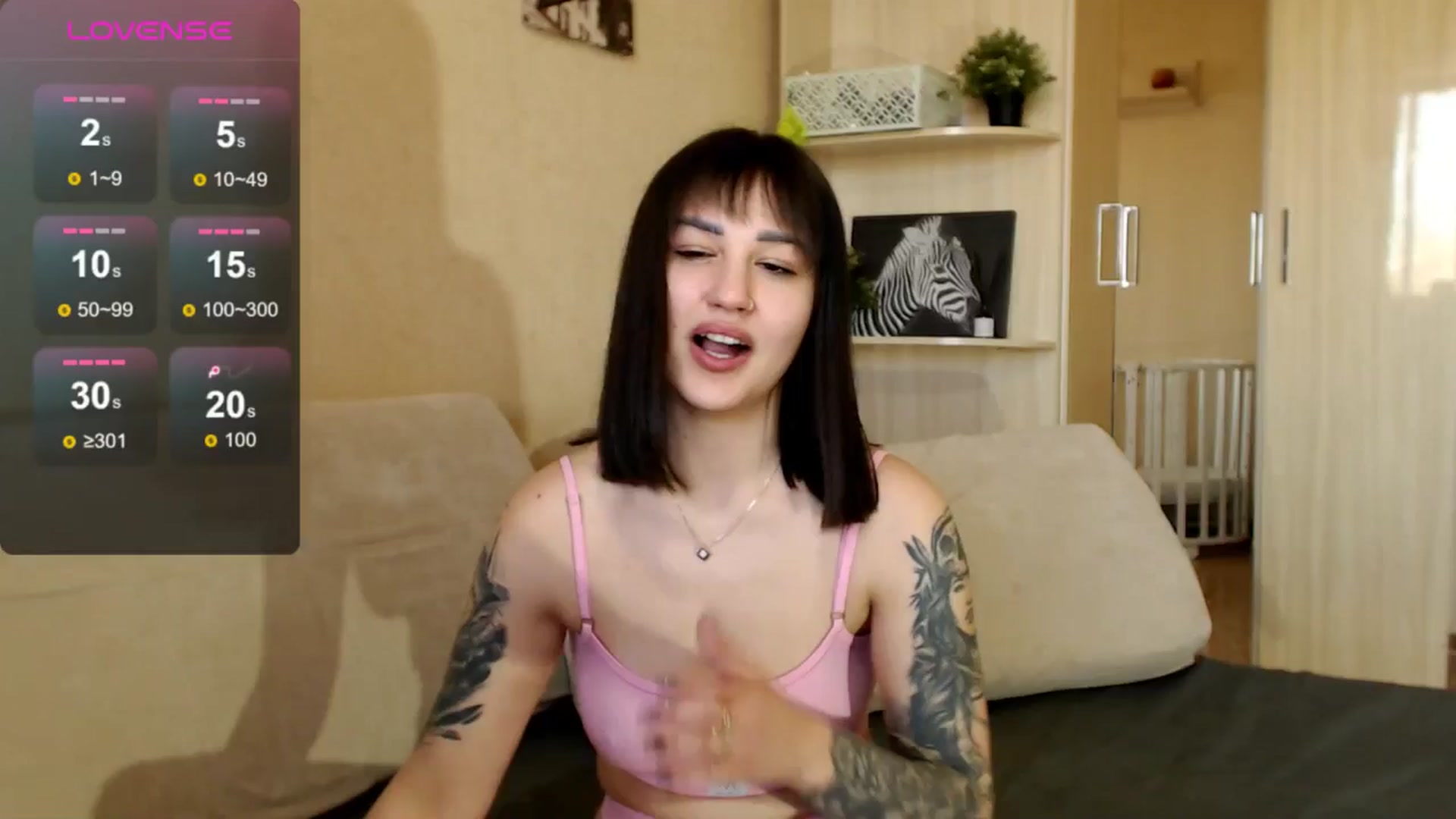 Gallery image thumbnail from CuteAlexa_'s myfreecams stream on, 03/19/2025, 10:29 image 1 of 20