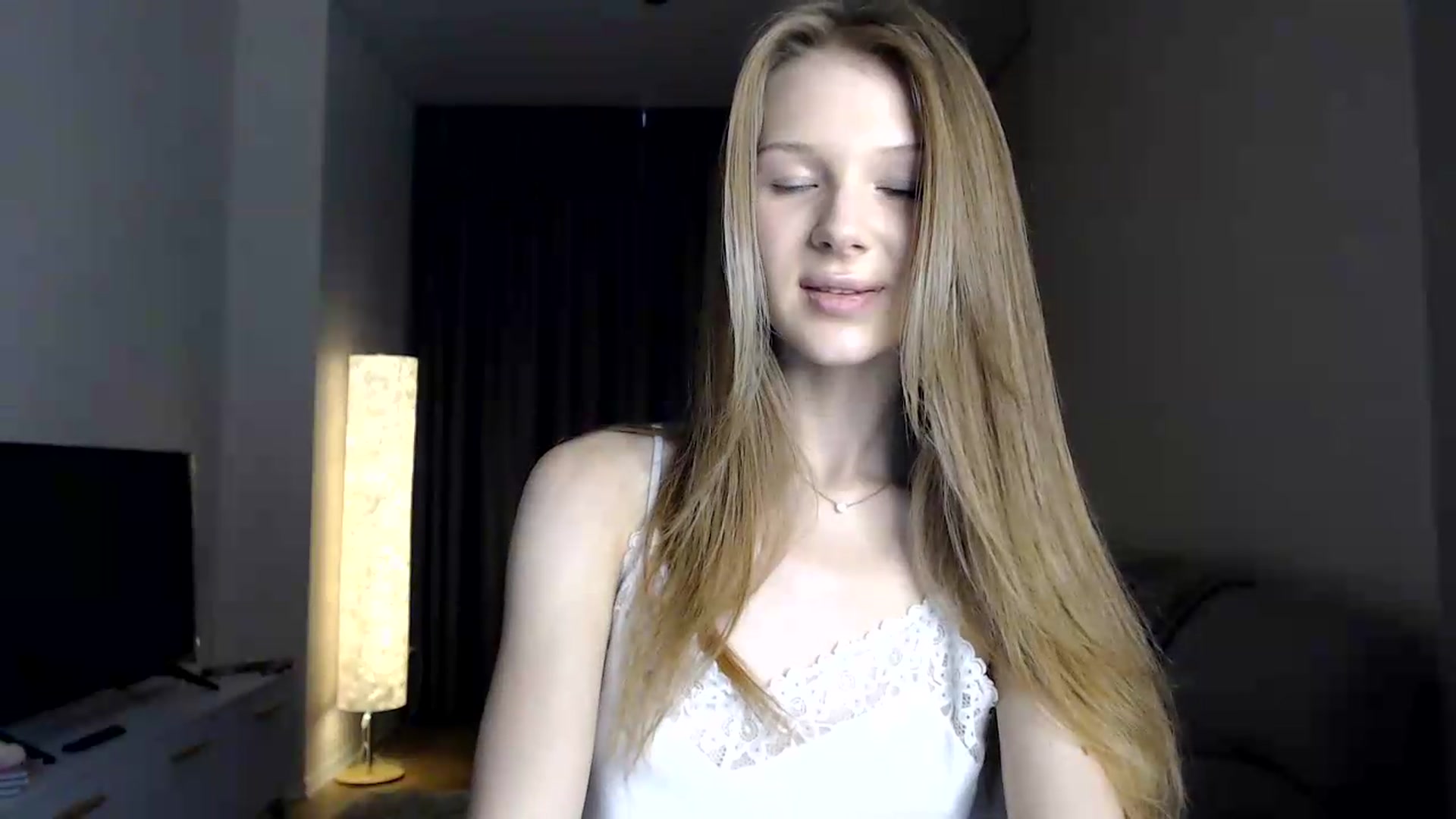 Gallery image thumbnail from CuteBlonde's myfreecams stream on, 06/18/2026, 17:09 image 10 of 20