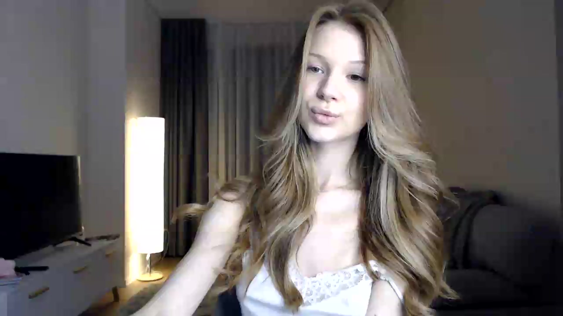 Gallery image thumbnail from CuteBlonde's myfreecams stream on, 06/18/2026, 21:57 image 17 of 20