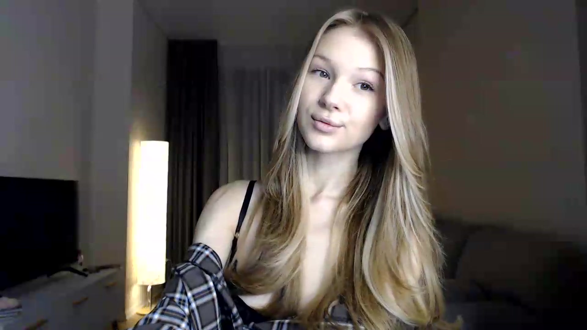 Gallery image thumbnail from CuteBlonde's myfreecams stream on, 06/26/2026, 19:43 image 11 of 20