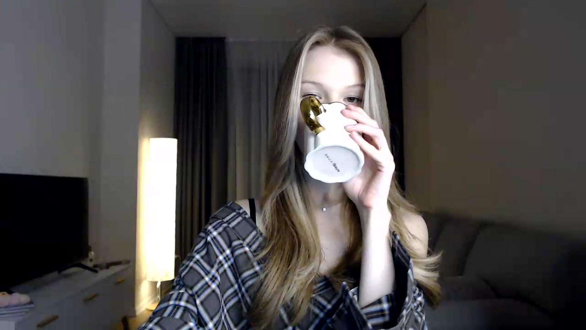 Gallery image thumbnail from CuteBlonde's myfreecams stream on, 06/26/2026, 20:32 image 18 of 20