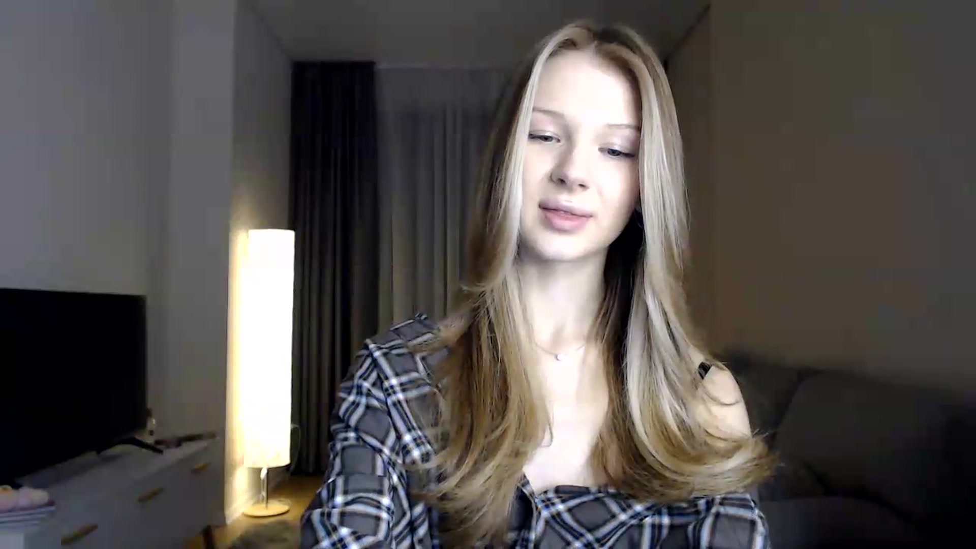 Gallery image thumbnail from CuteBlonde's myfreecams stream on, 06/26/2026, 20:32 image 4 of 20