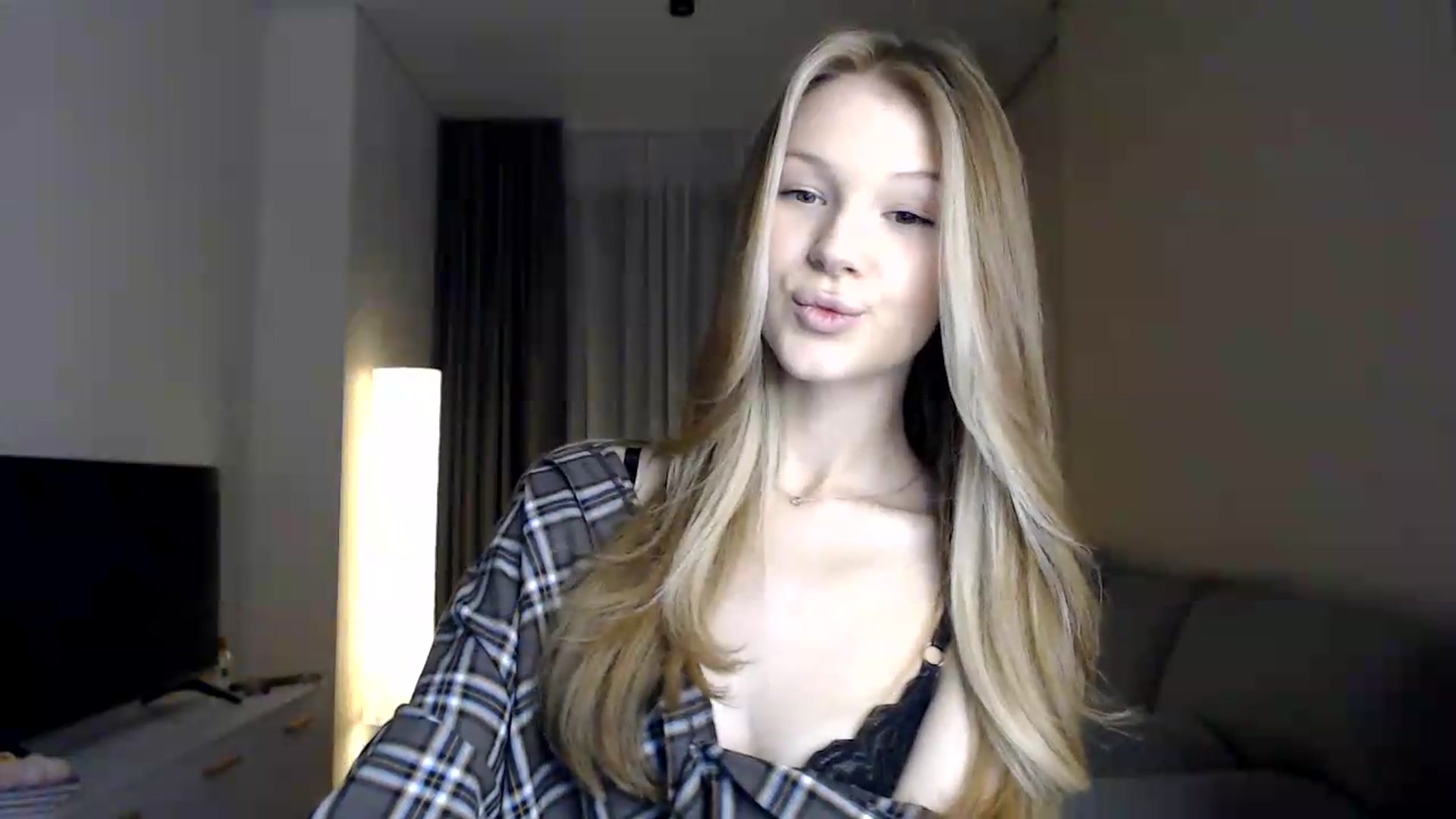 Gallery image thumbnail from CuteBlonde's myfreecams stream on, 06/26/2026, 21:09 image 12 of 20