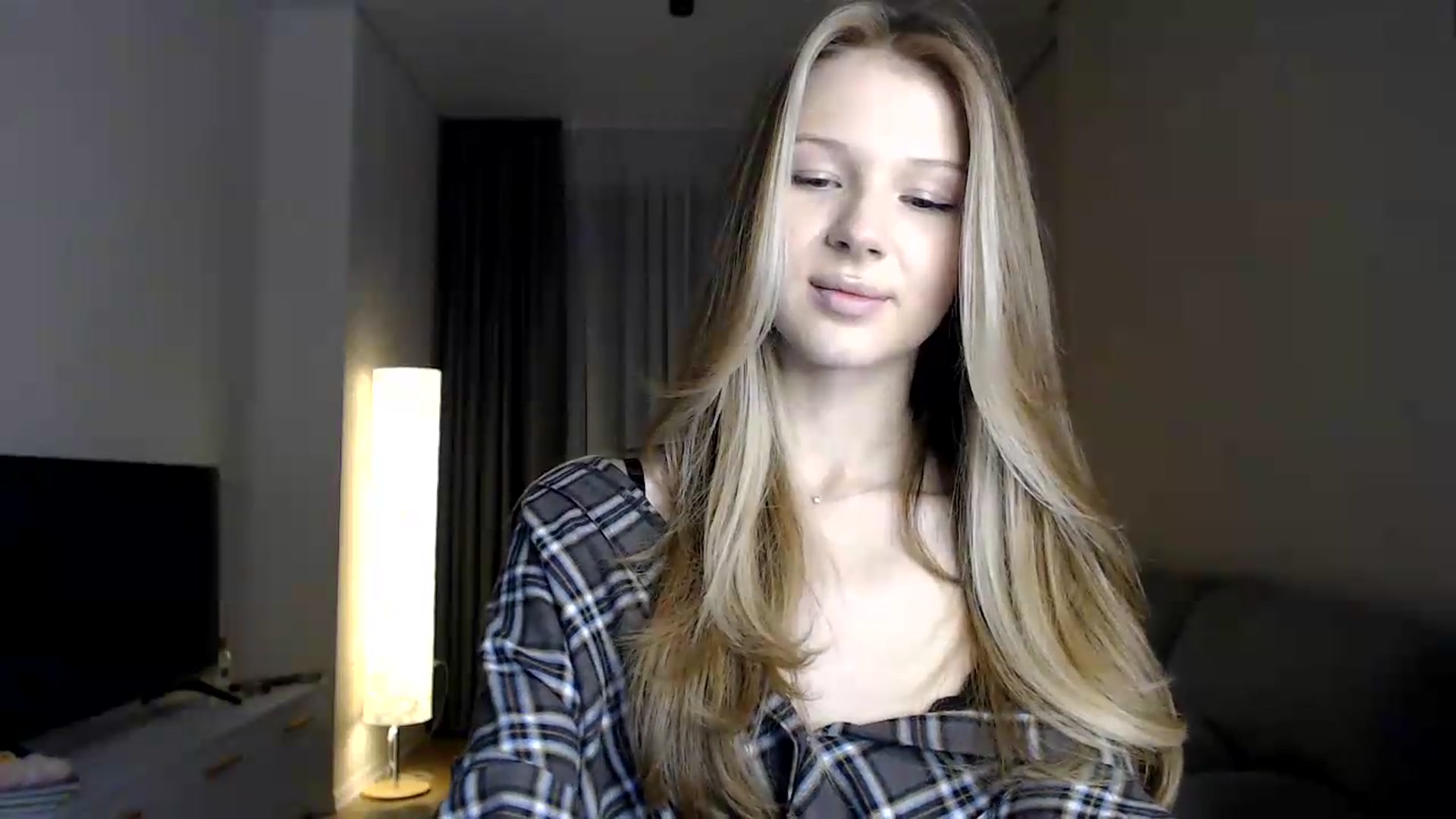 Gallery image thumbnail from CuteBlonde's myfreecams stream on, 06/26/2026, 21:09 image 10 of 20