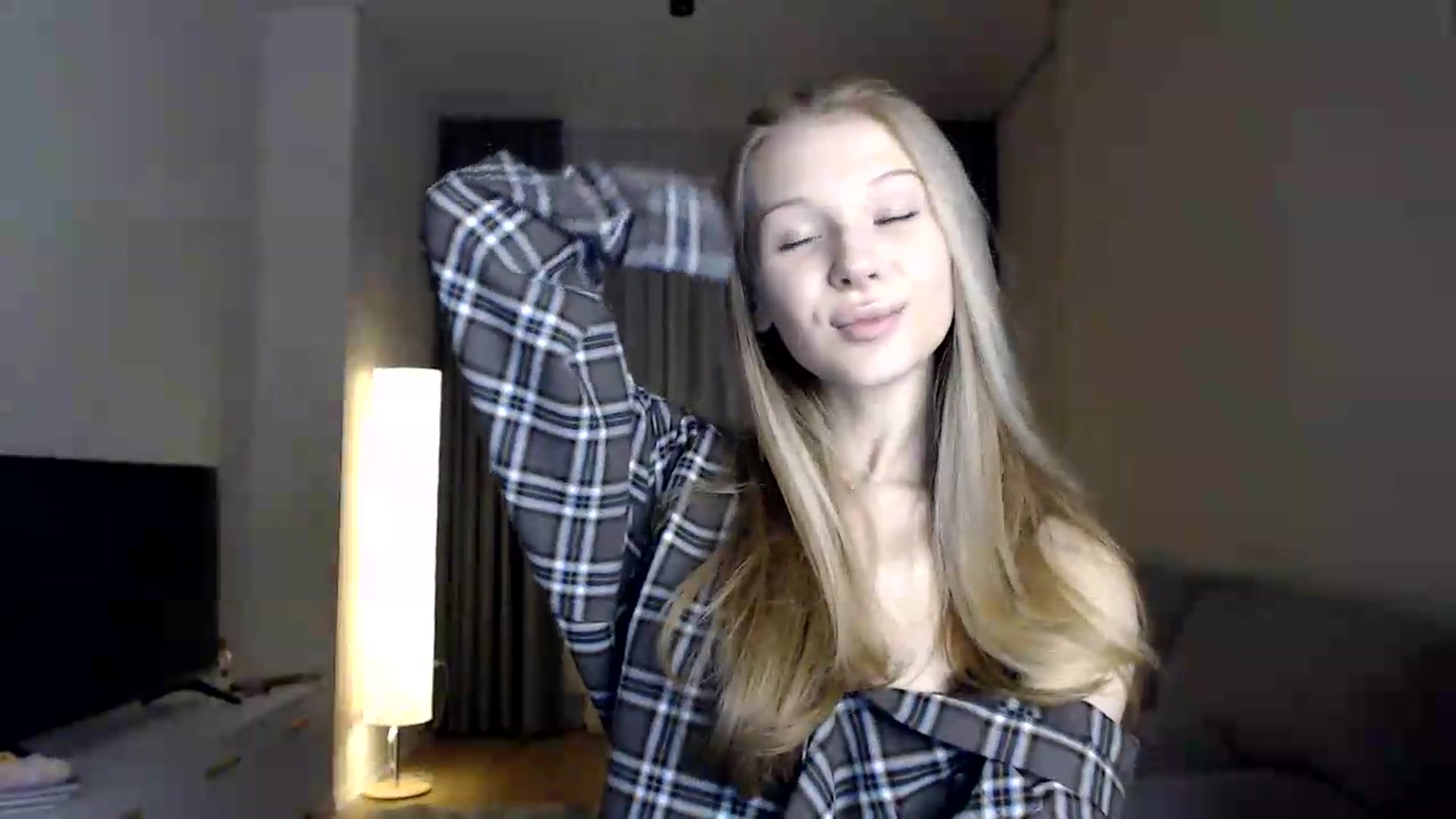 Gallery image thumbnail from CuteBlonde's myfreecams stream on, 06/26/2026, 21:09 image 18 of 20
