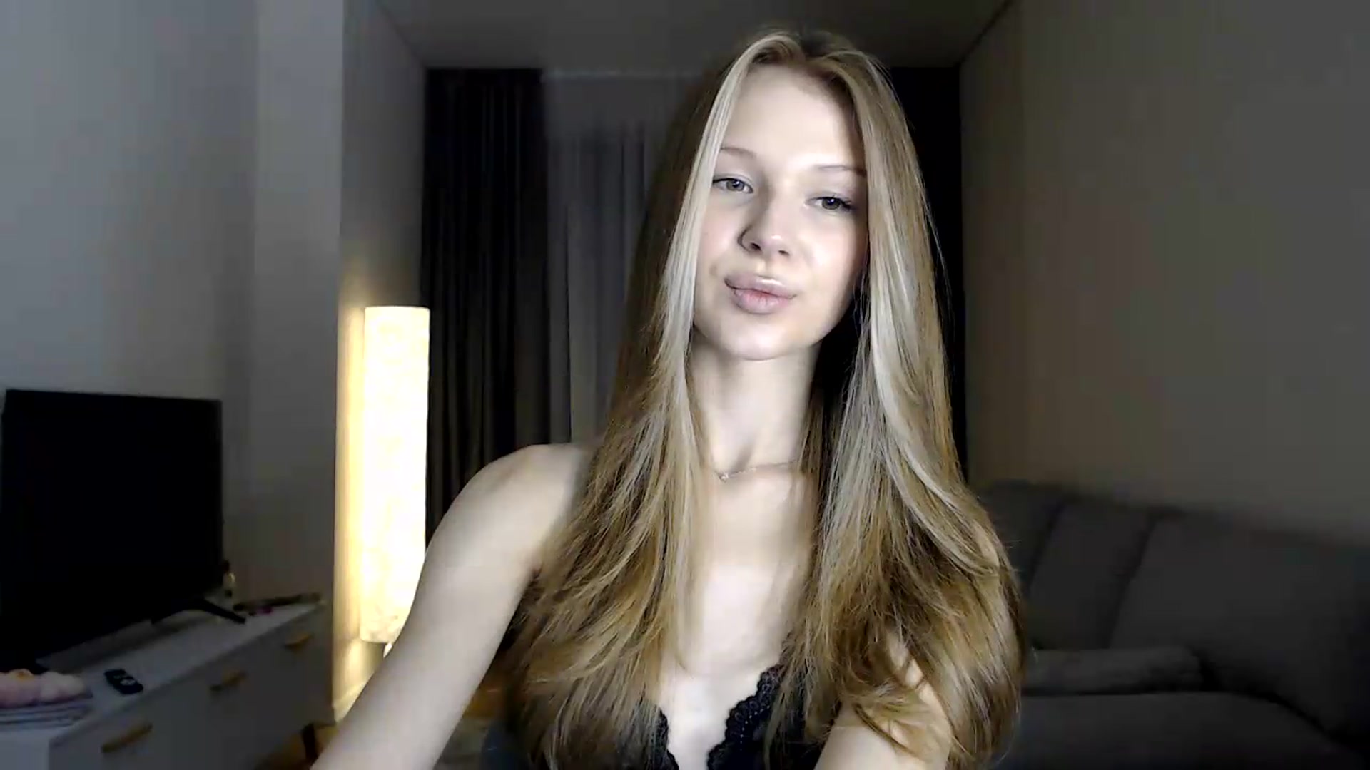 Gallery image thumbnail from CuteBlonde's myfreecams stream on, 06/27/2026, 23:42 image 11 of 20