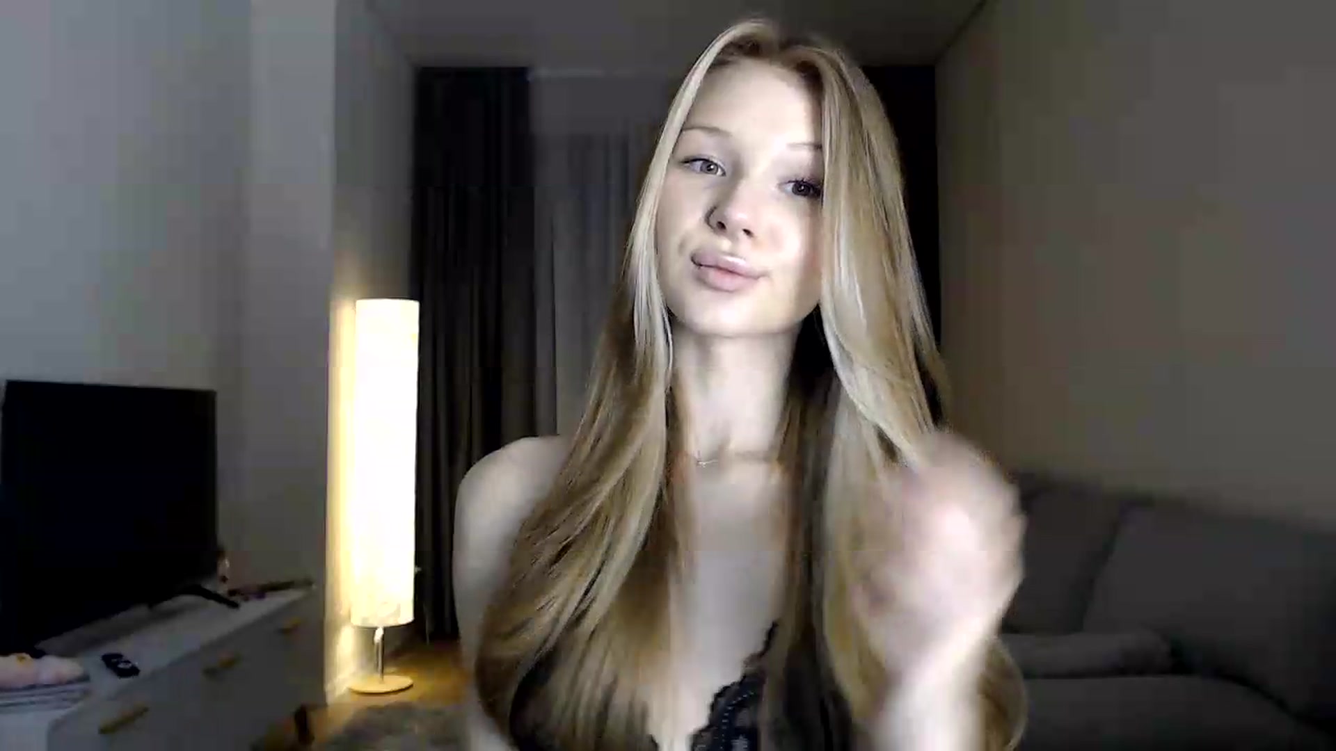 Gallery image thumbnail from CuteBlonde's myfreecams stream on, 06/27/2026, 23:42 image 14 of 20