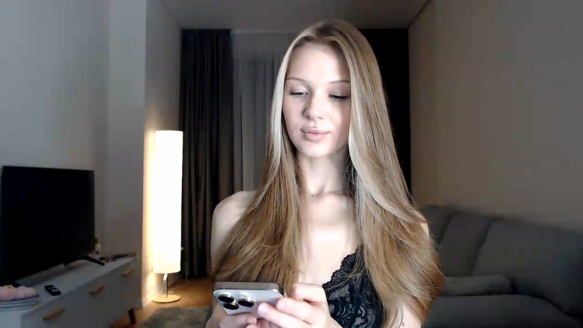 Gallery image thumbnail from CuteBlonde's myfreecams stream on, 06/27/2026, 23:42 image 7 of 20
