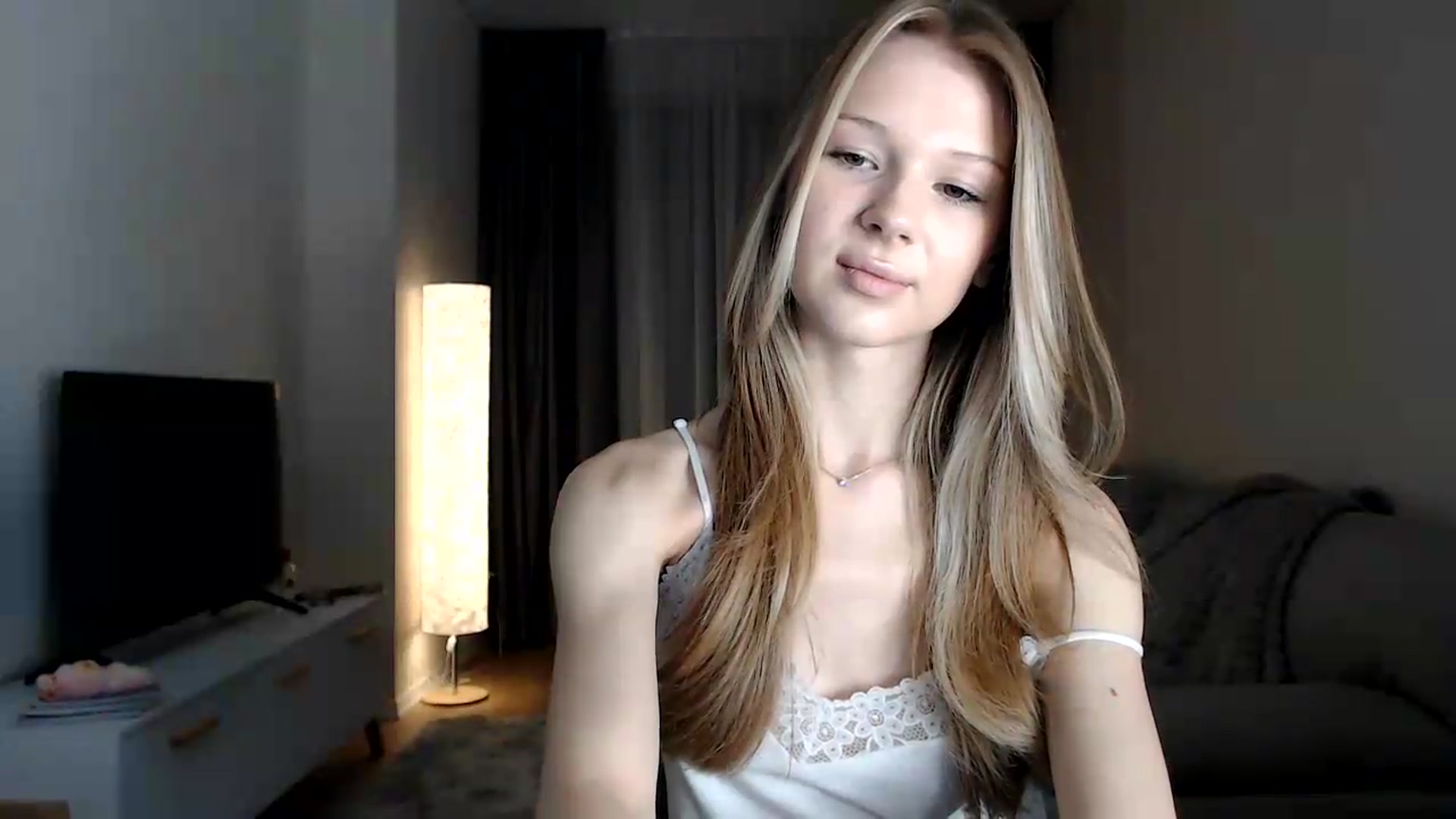 Gallery image thumbnail from CuteBlonde's myfreecams stream on, 06/28/2026, 19:43 image 17 of 20