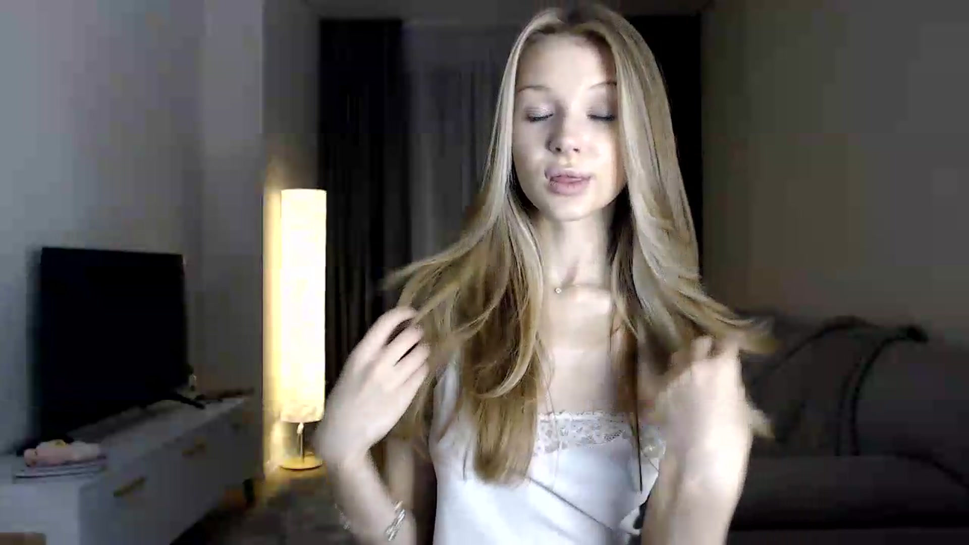Gallery image thumbnail from CuteBlonde's myfreecams stream on, 06/28/2026, 19:43 image 11 of 20